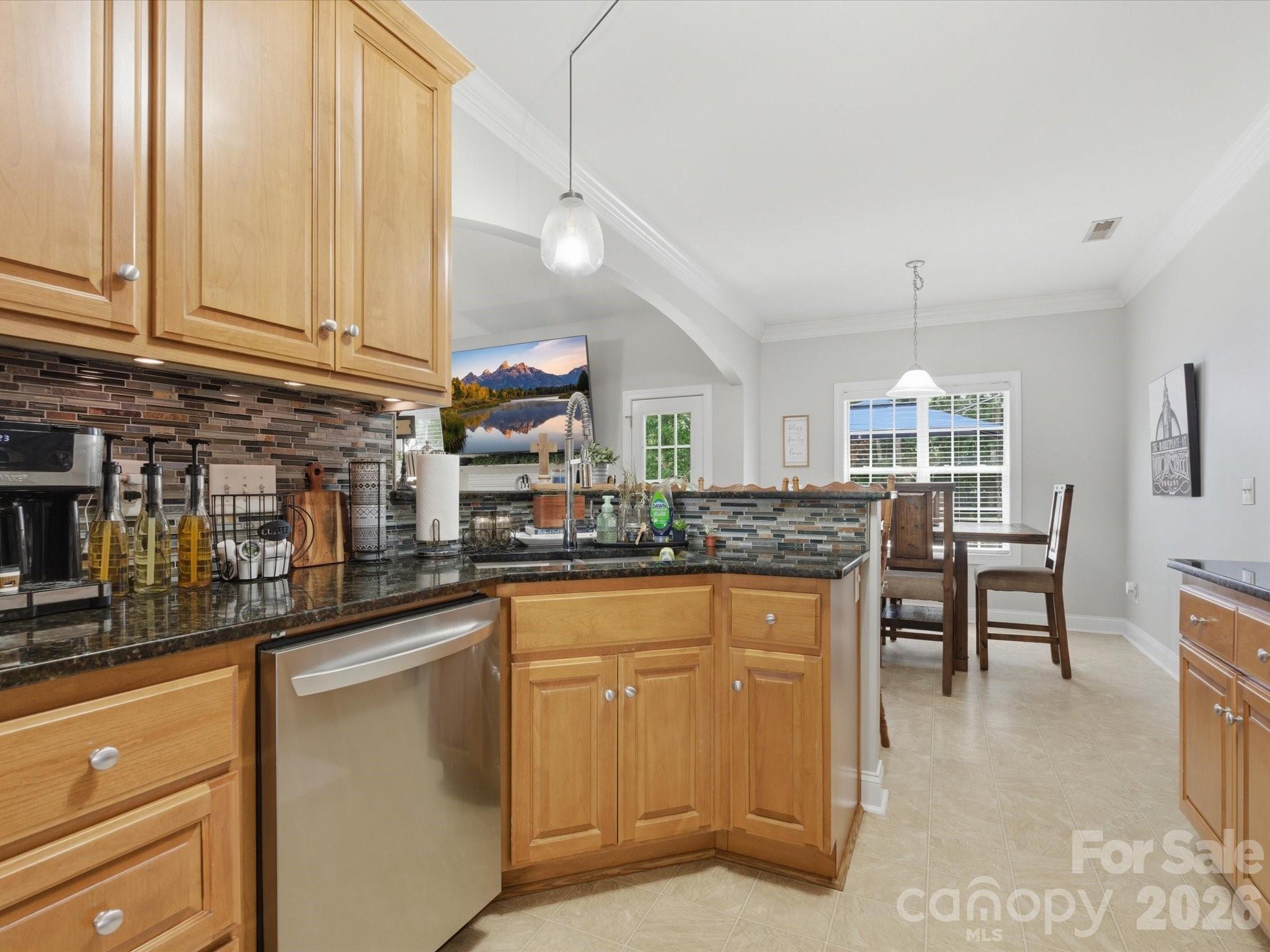 705 Redah Avenue — Locust