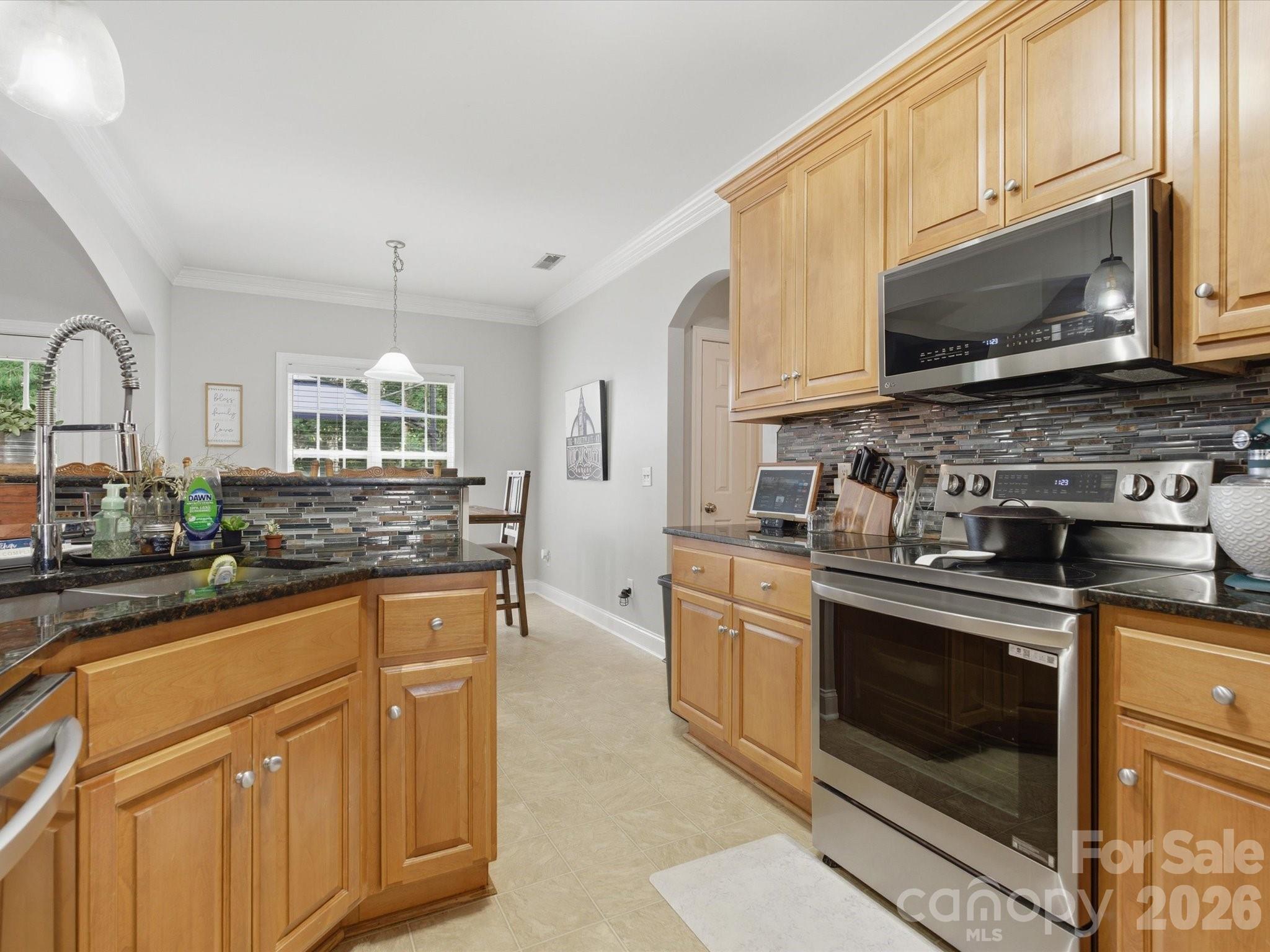 705 Redah Avenue — Locust