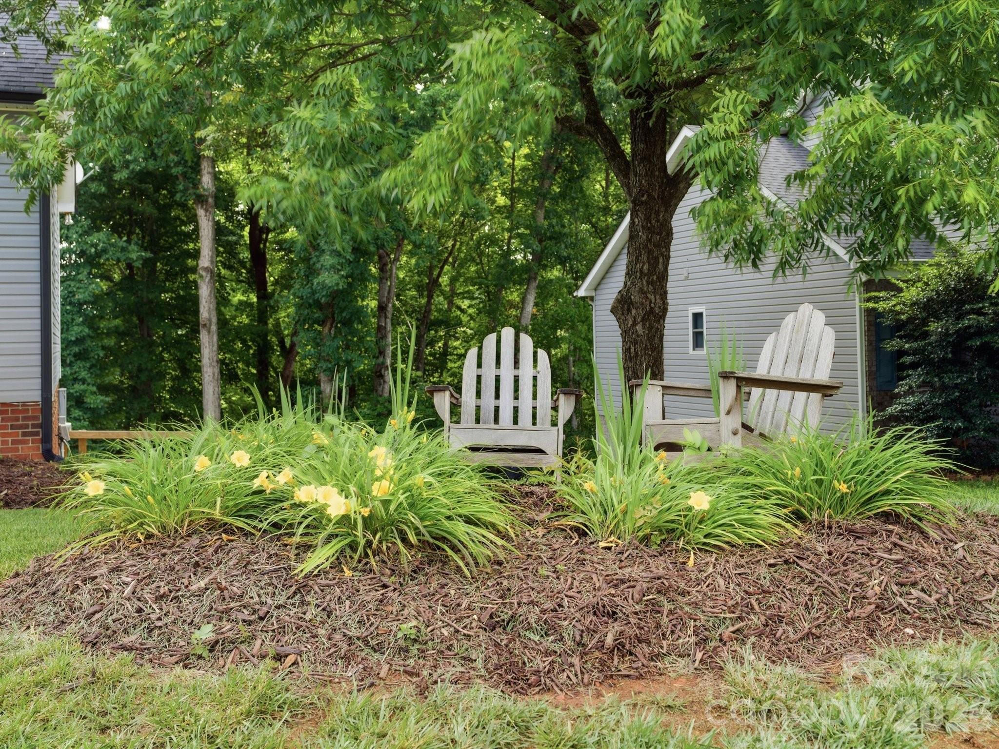 705 Redah Avenue — Locust