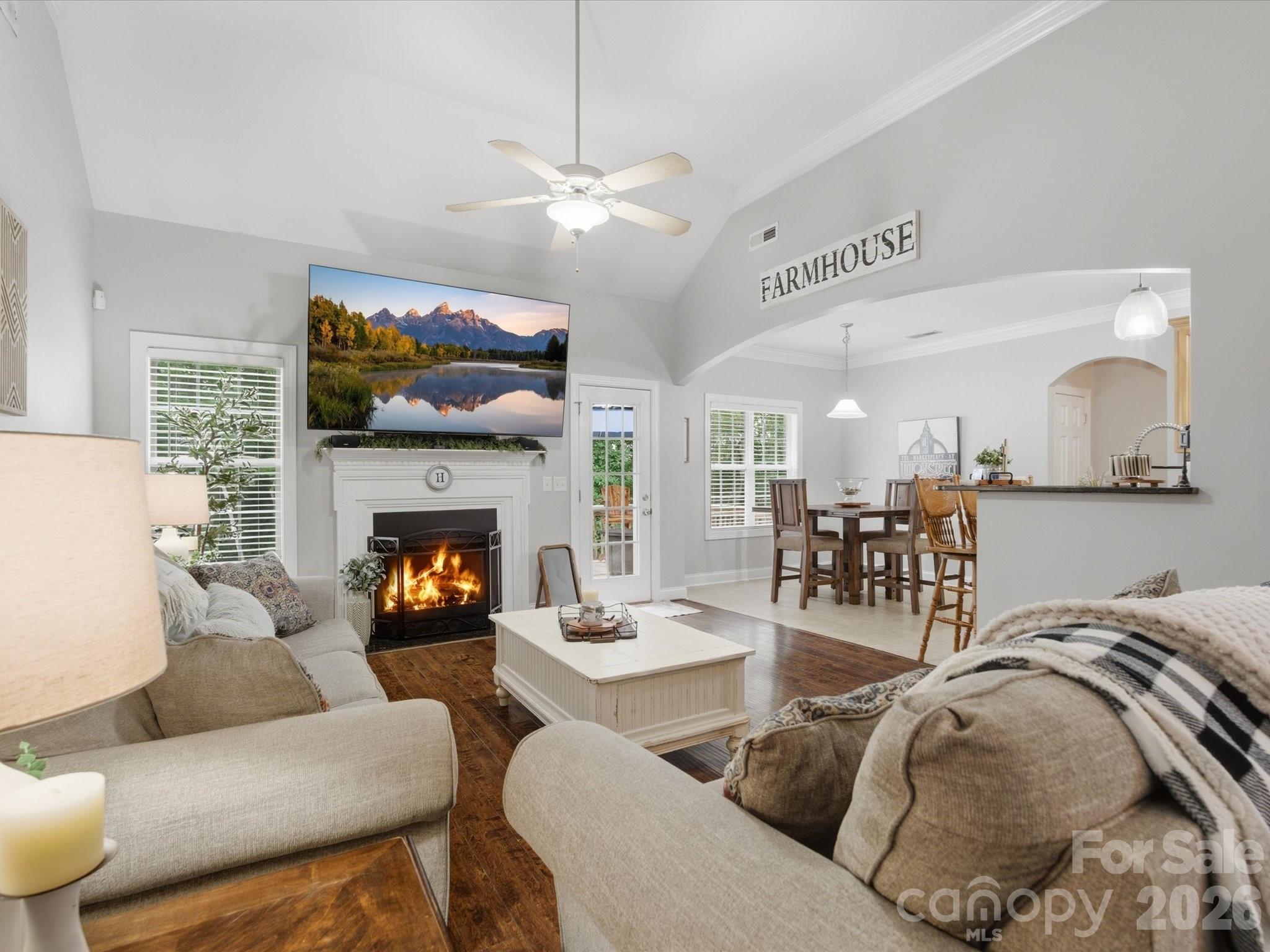 705 Redah Avenue — Locust