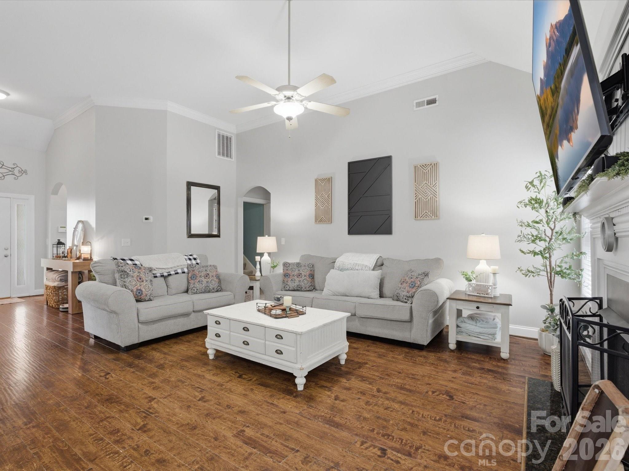 705 Redah Avenue — Locust