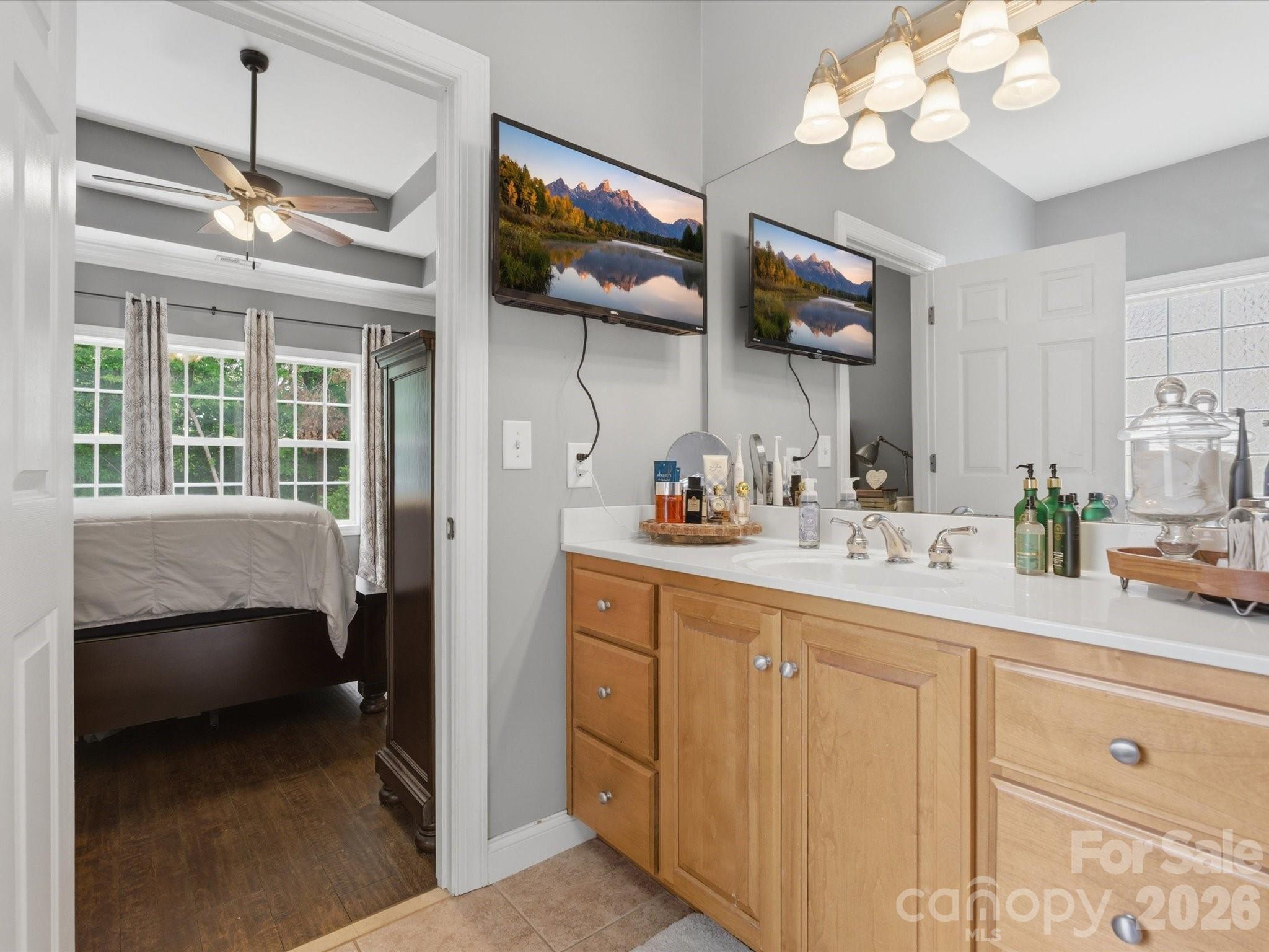 705 Redah Avenue — Locust