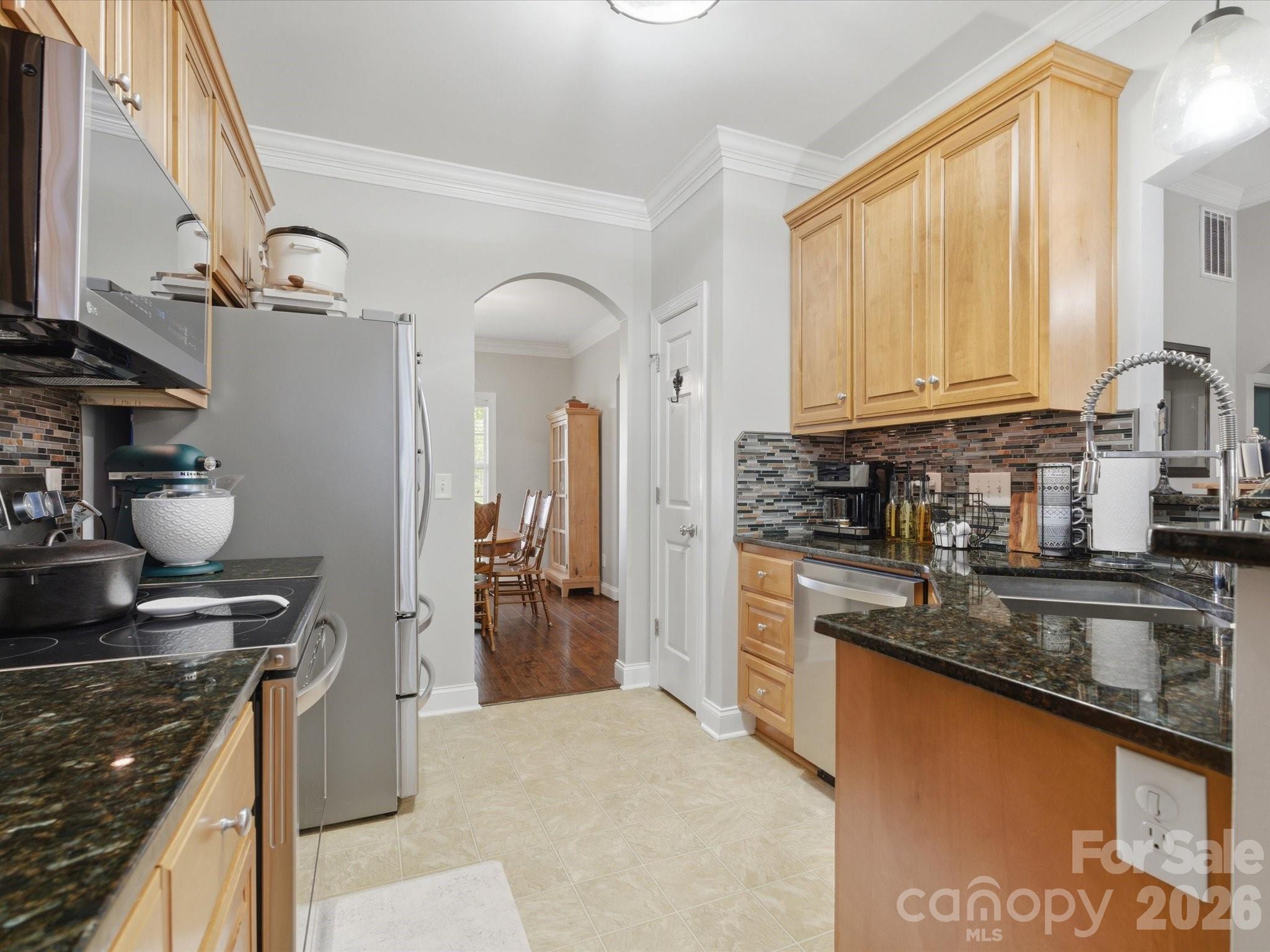705 Redah Avenue — Locust