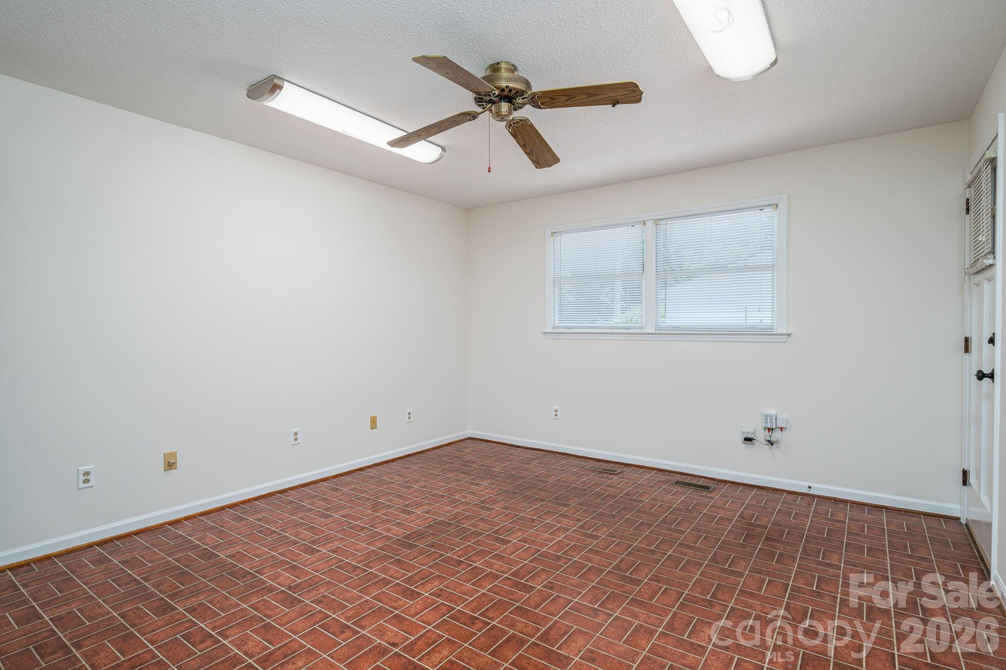 1920 Echo Lane — Gastonia