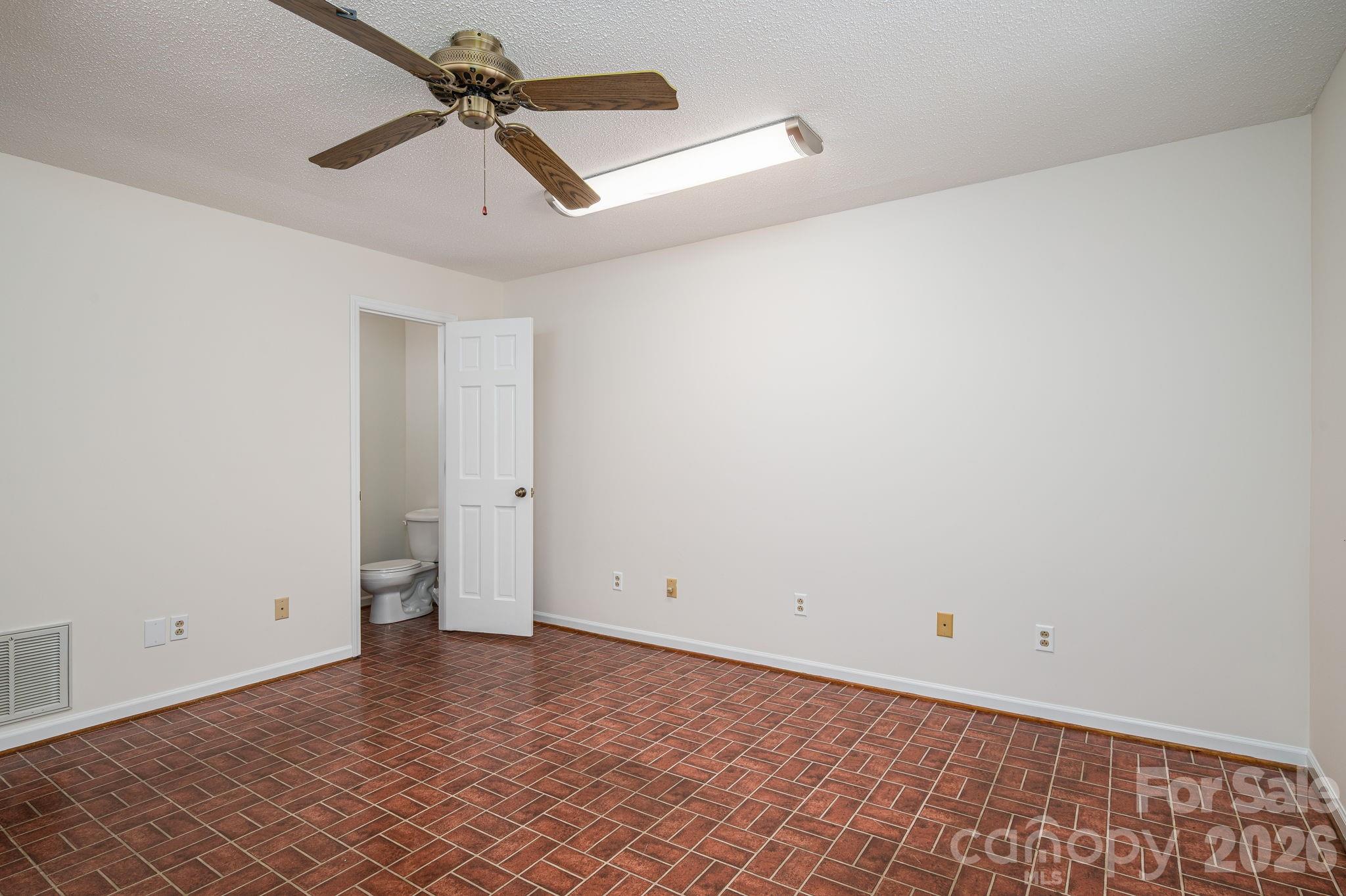 1920 Echo Lane — Gastonia