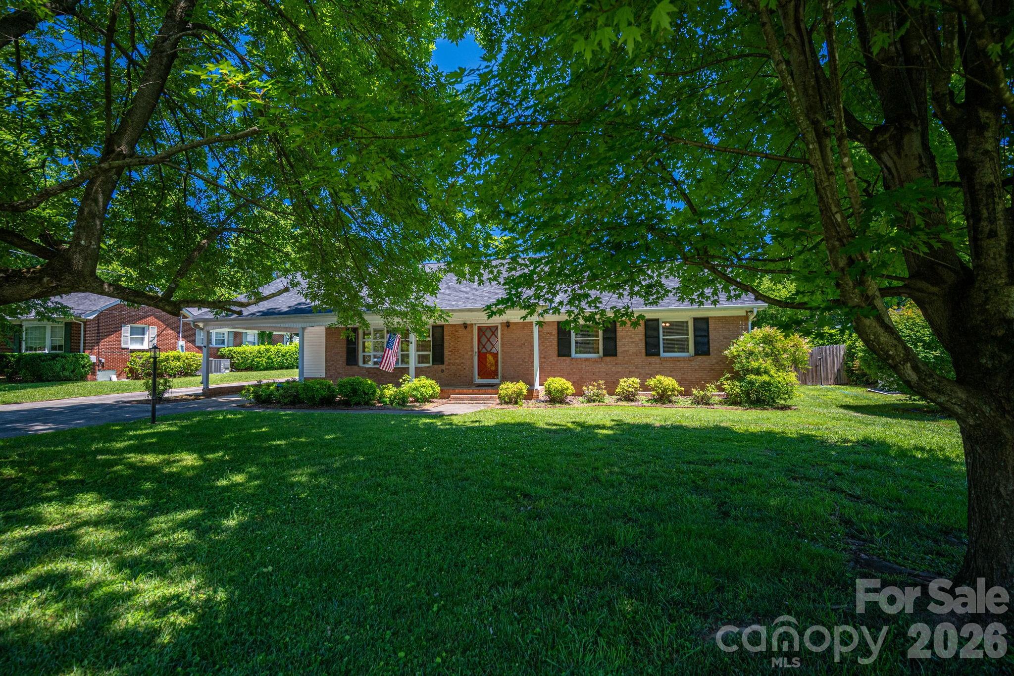 1920 Echo Lane — Gastonia