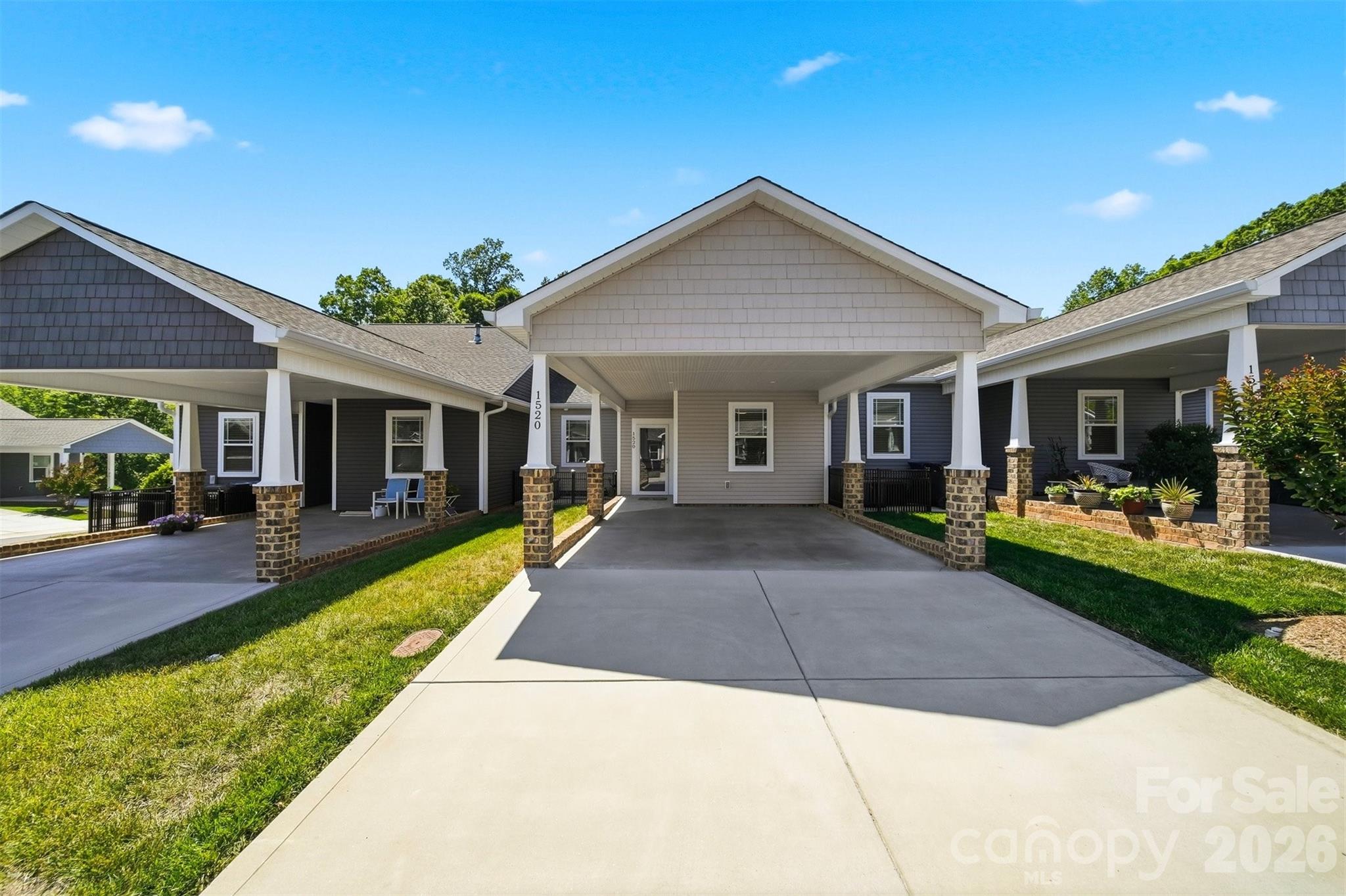 1520 28th Street Lane SE — Hickory
