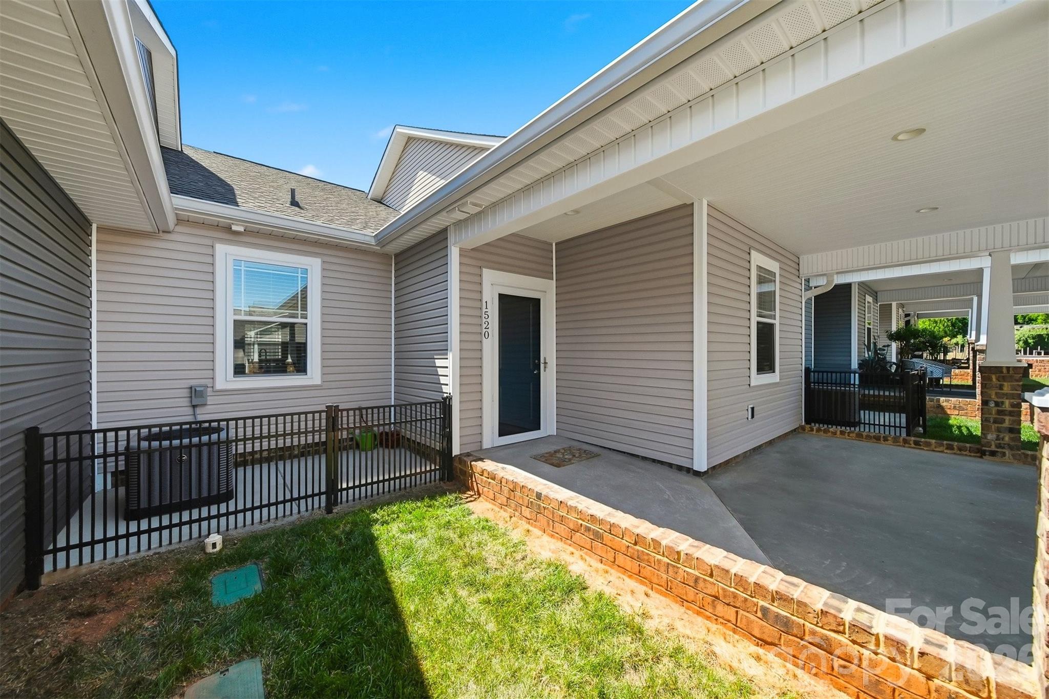 1520 28th Street Lane SE — Hickory