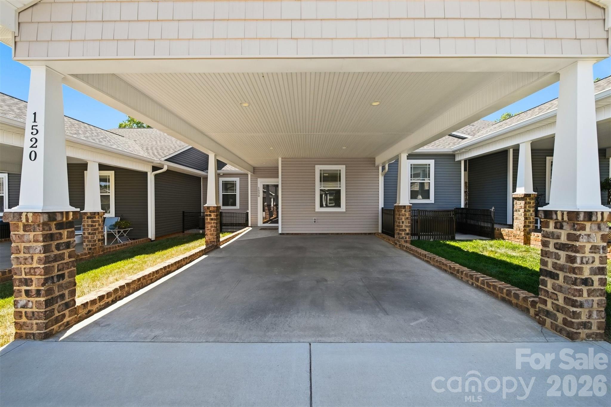 1520 28th Street Lane SE — Hickory