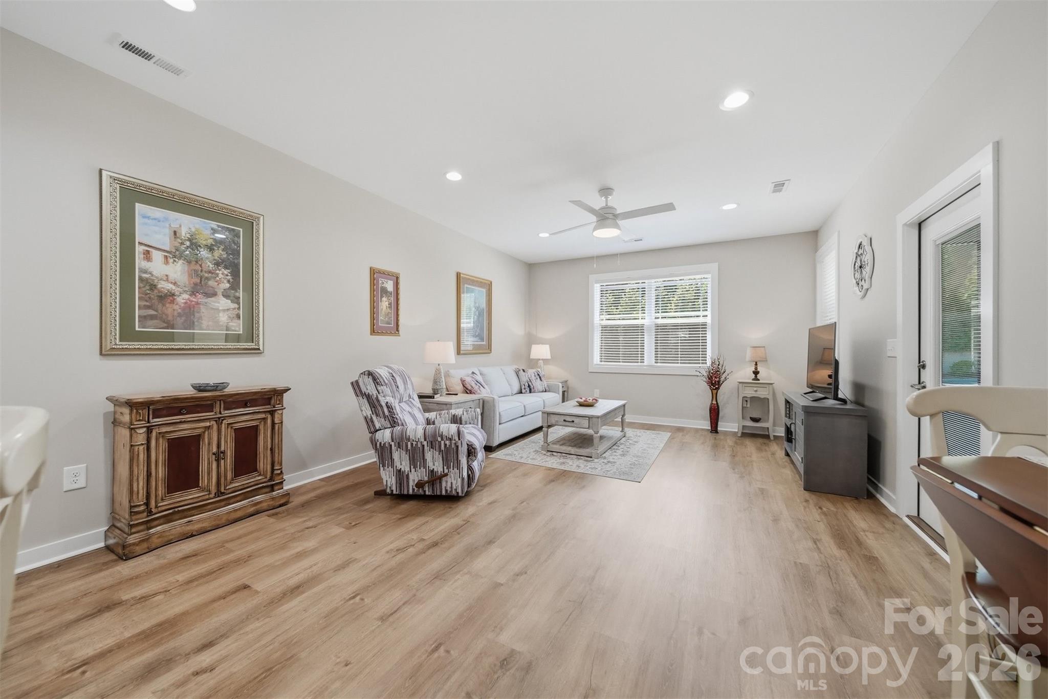 1520 28th Street Lane SE — Hickory