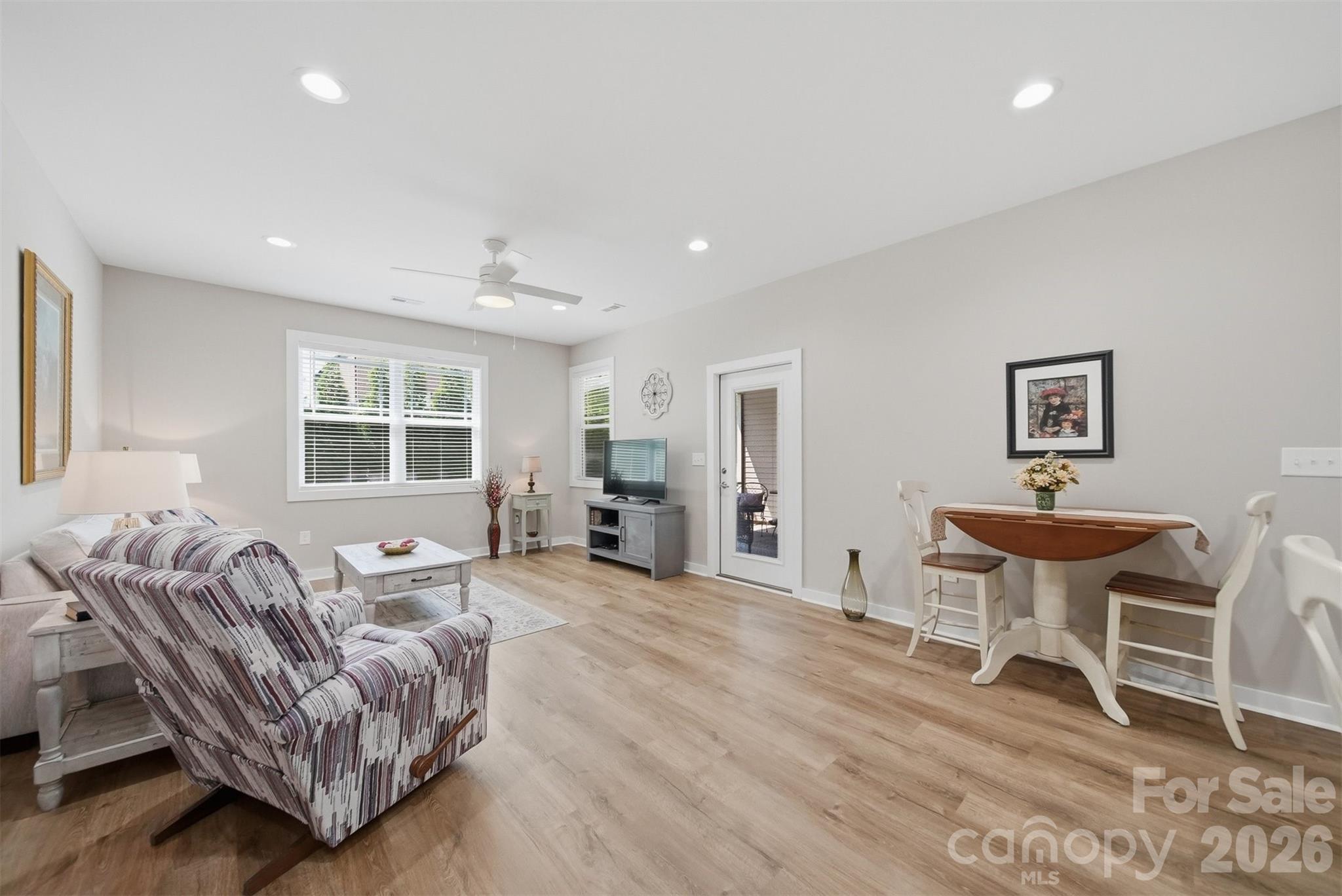 1520 28th Street Lane SE — Hickory