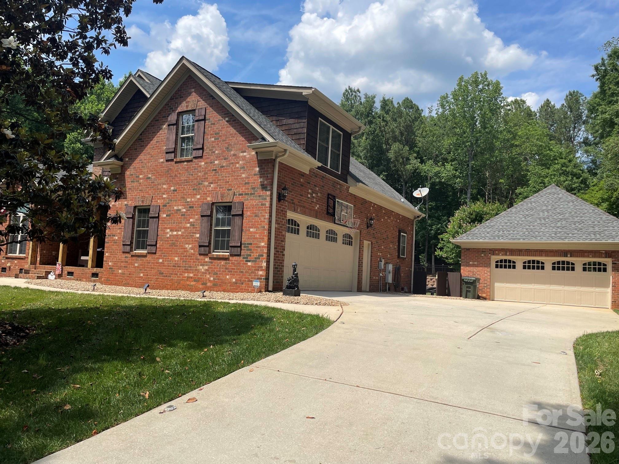 4618 Water Oak Drive — Lake Wylie