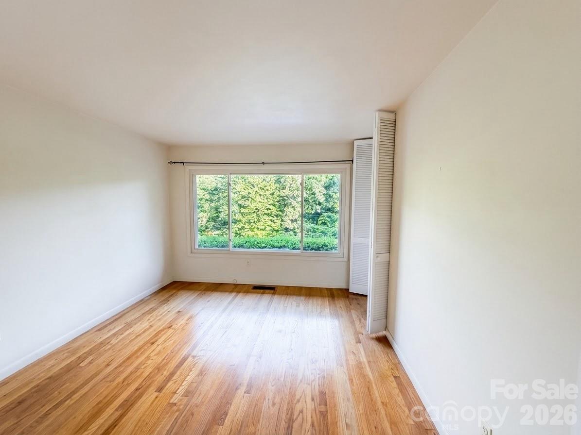 506 Country Club Road — Tryon