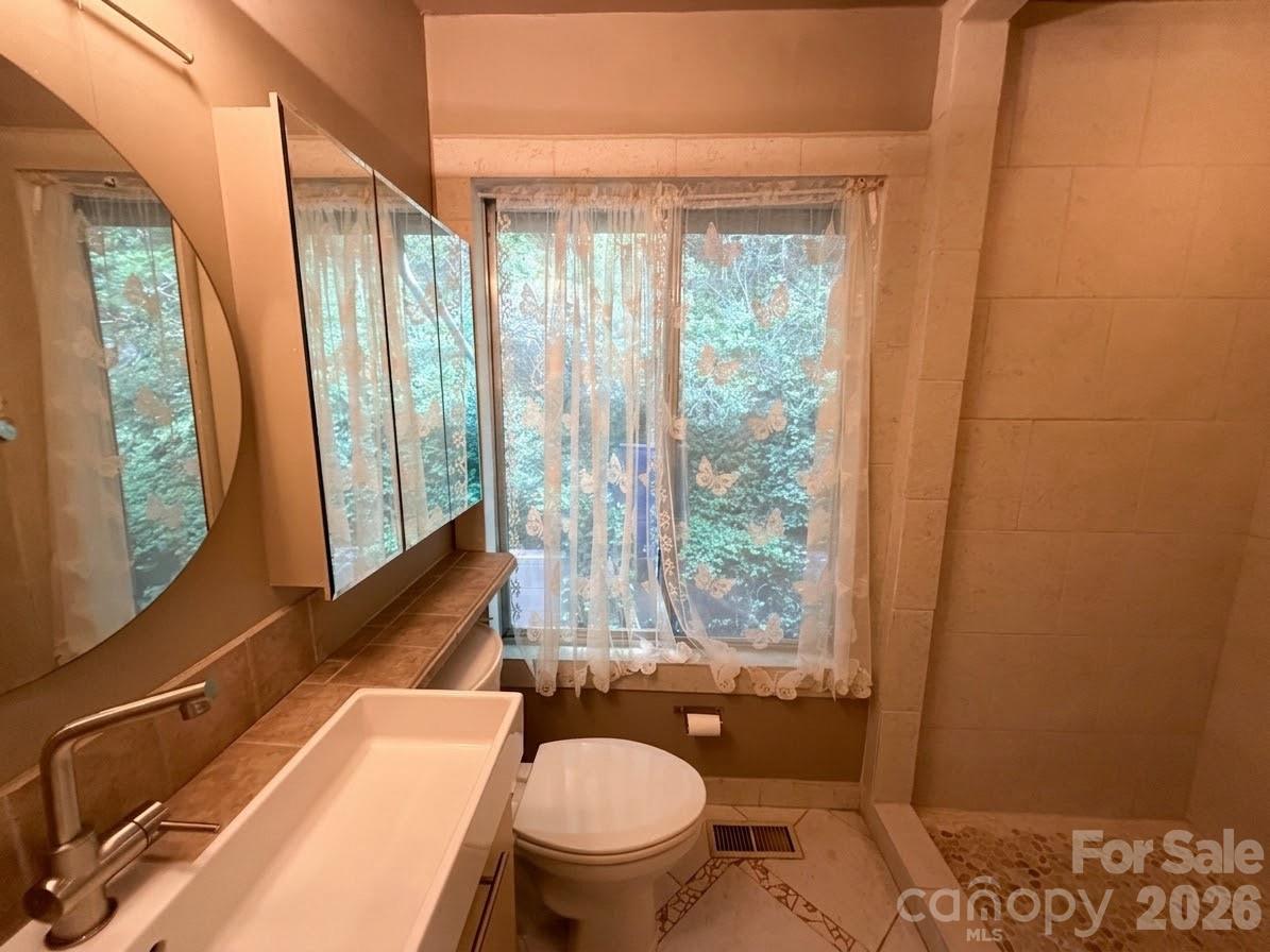 506 Country Club Road — Tryon