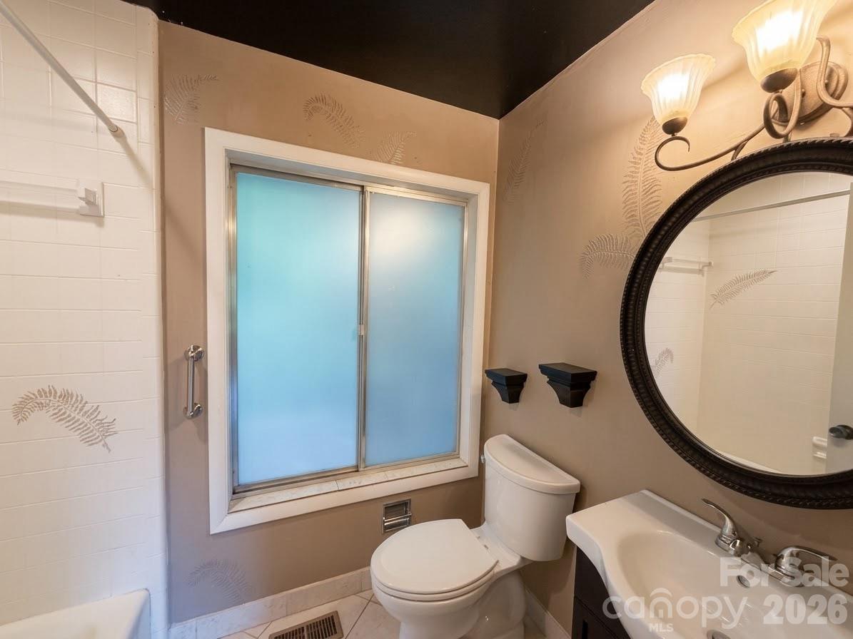 506 Country Club Road — Tryon