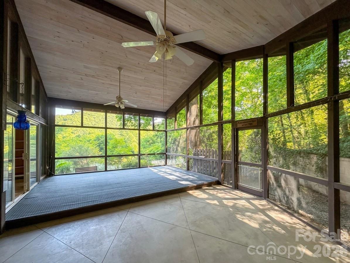 506 Country Club Road — Tryon