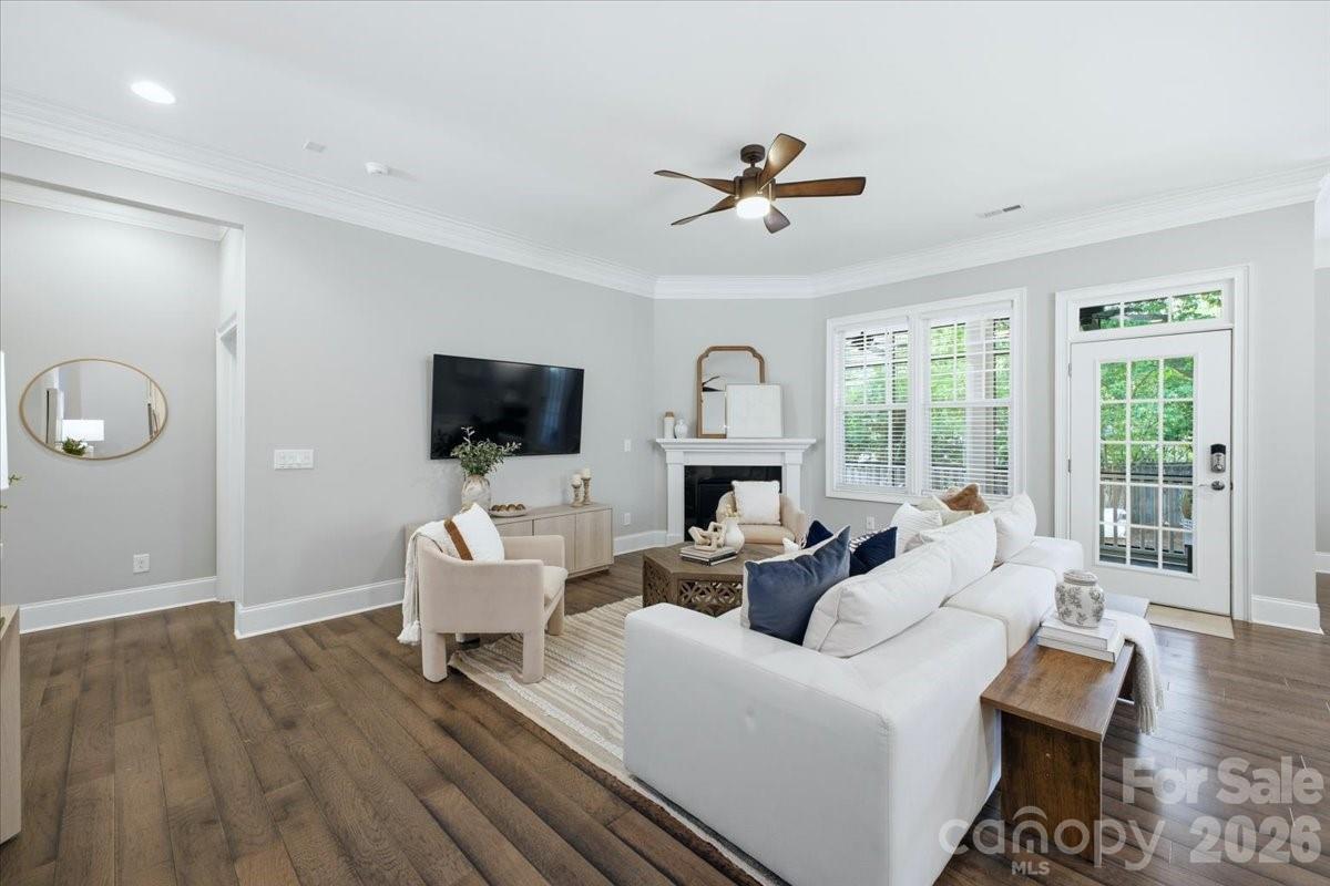 1103 N Sharon Amity Road — Charlotte