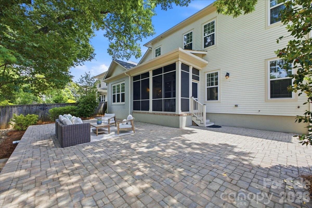 1103 N Sharon Amity Road — Charlotte