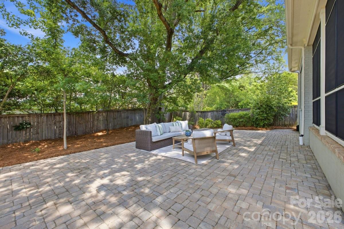 1103 N Sharon Amity Road — Charlotte
