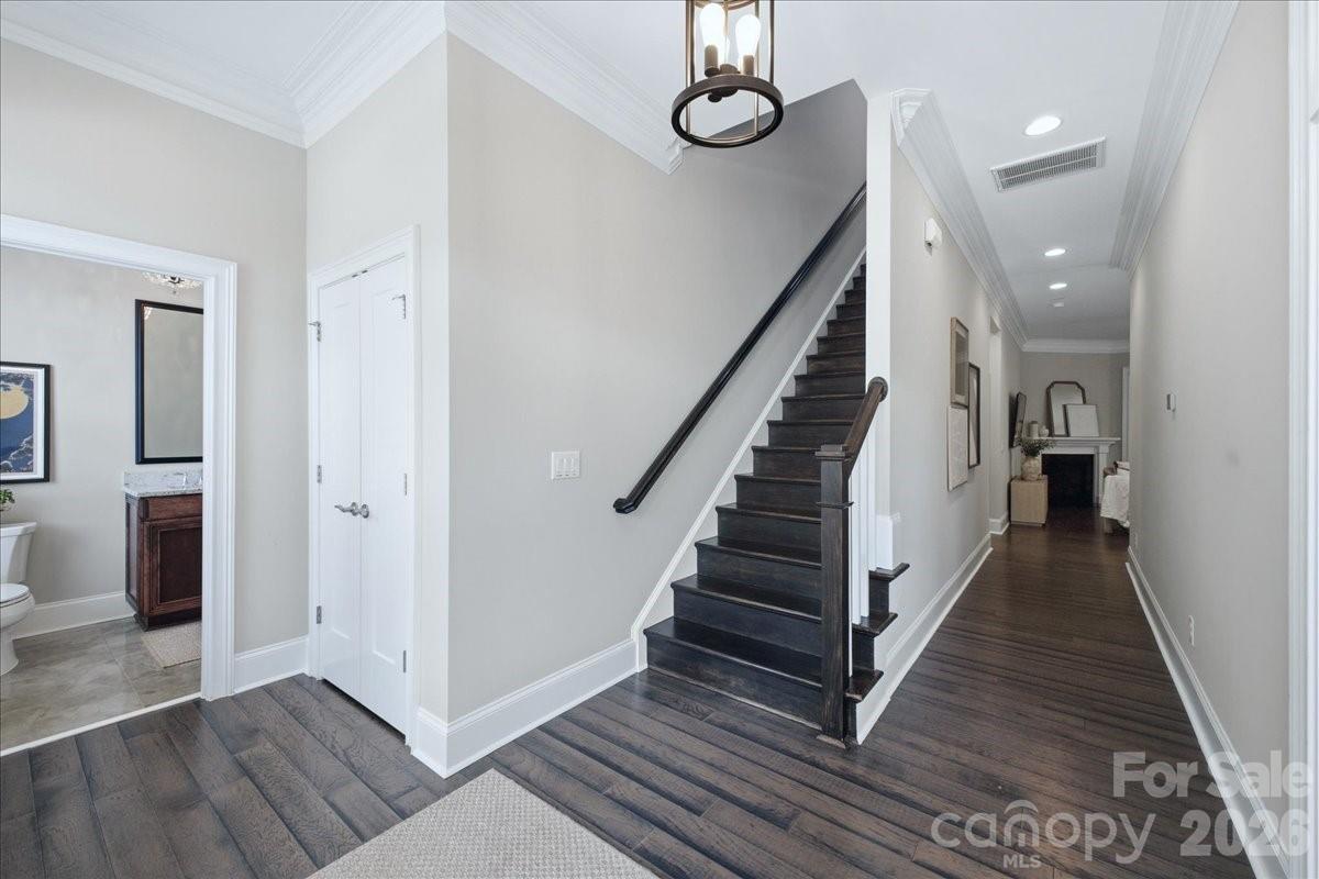 1103 N Sharon Amity Road — Charlotte