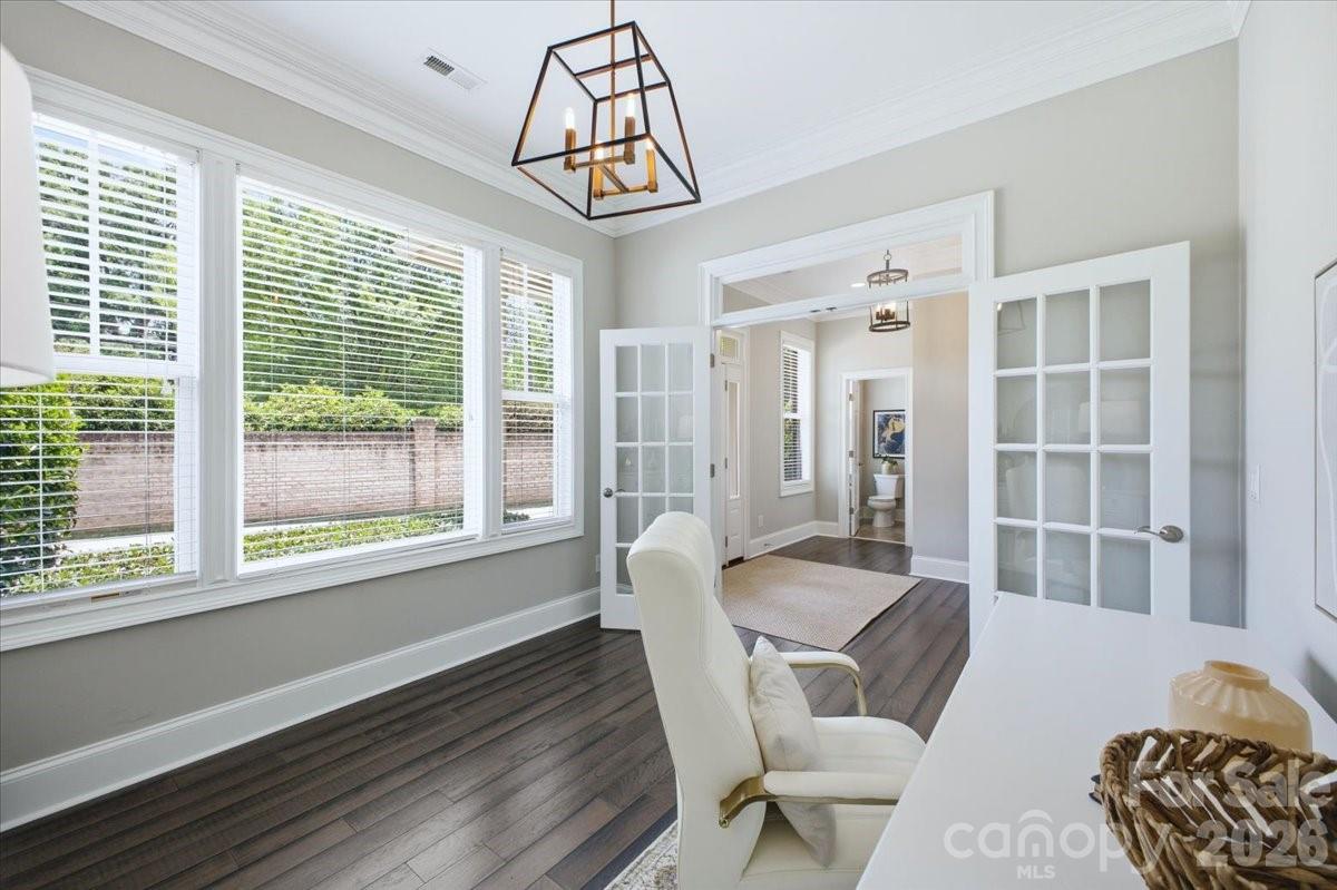 1103 N Sharon Amity Road — Charlotte