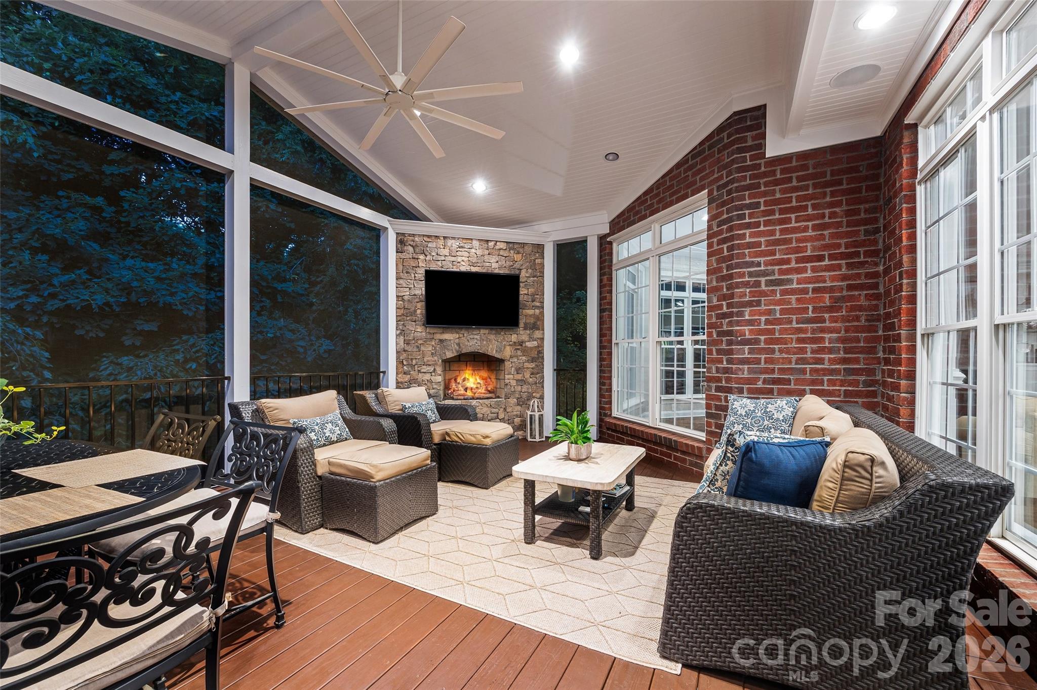 2539 Grimmersborough Lane — Charlotte
