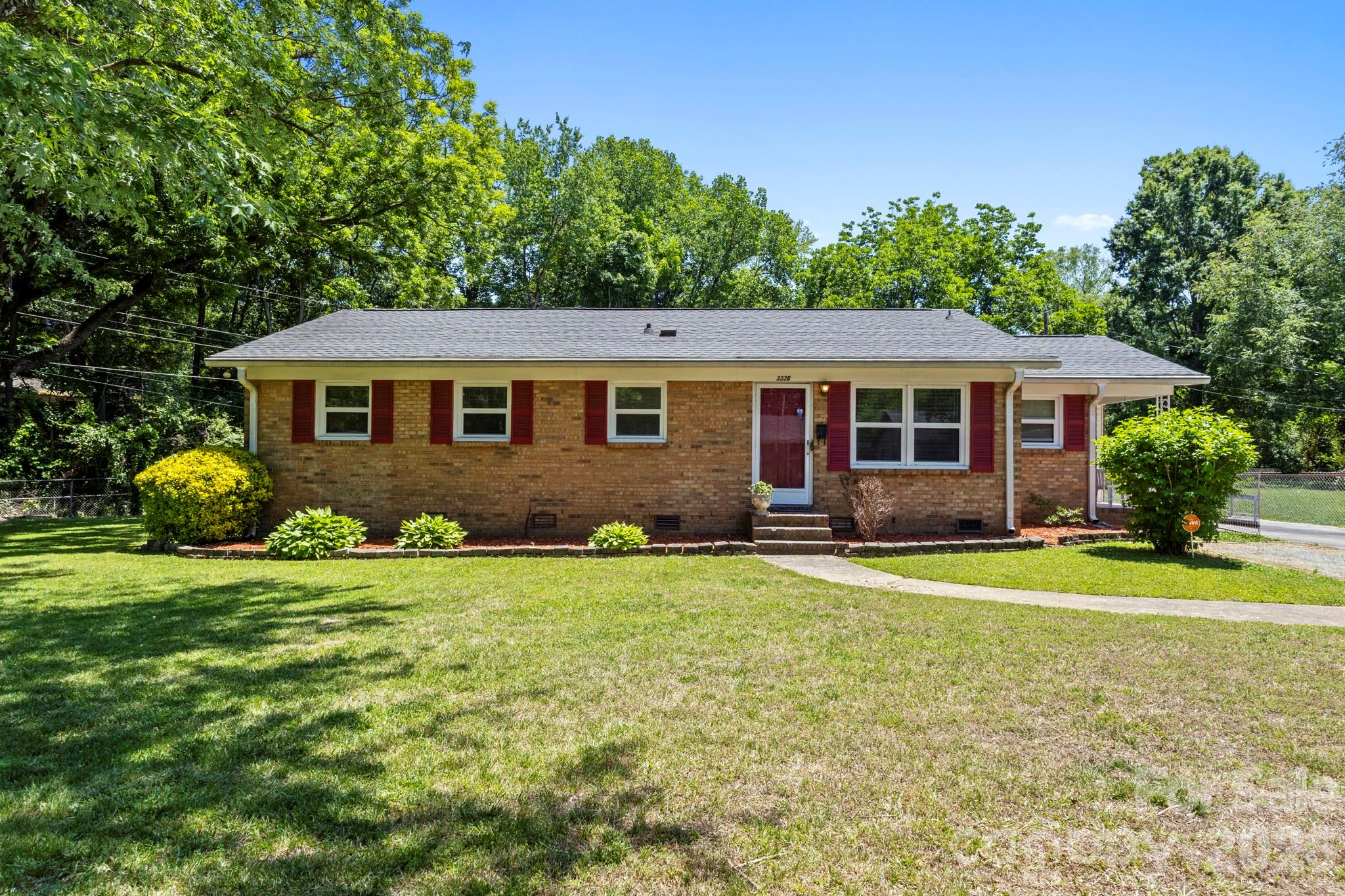 3326 Dunaire Drive — Charlotte