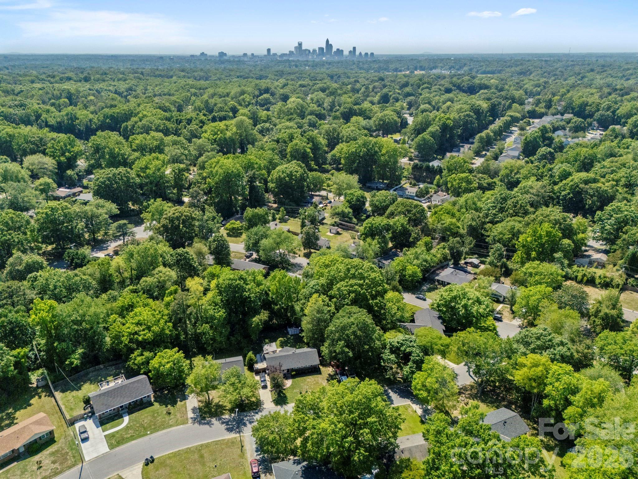 3326 Dunaire Drive — Charlotte