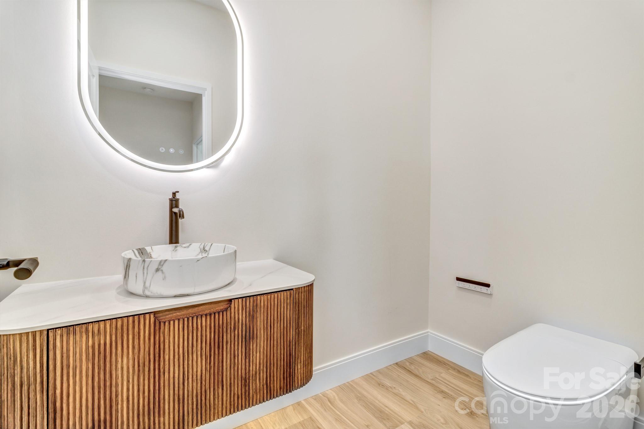 221 Coopers Drive — Hendersonville