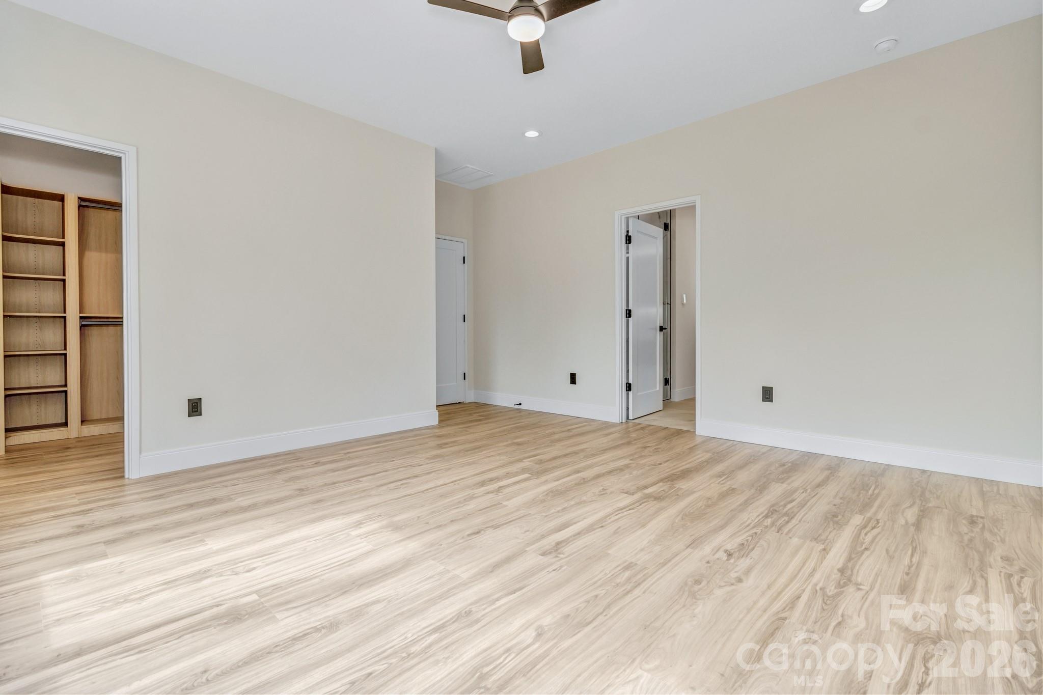 221 Coopers Drive — Hendersonville
