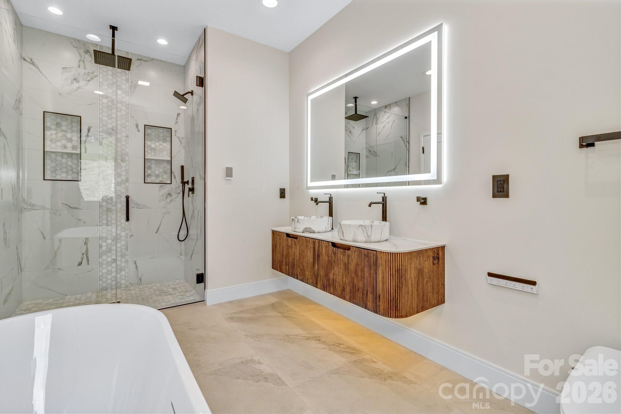 221 Coopers Drive — Hendersonville