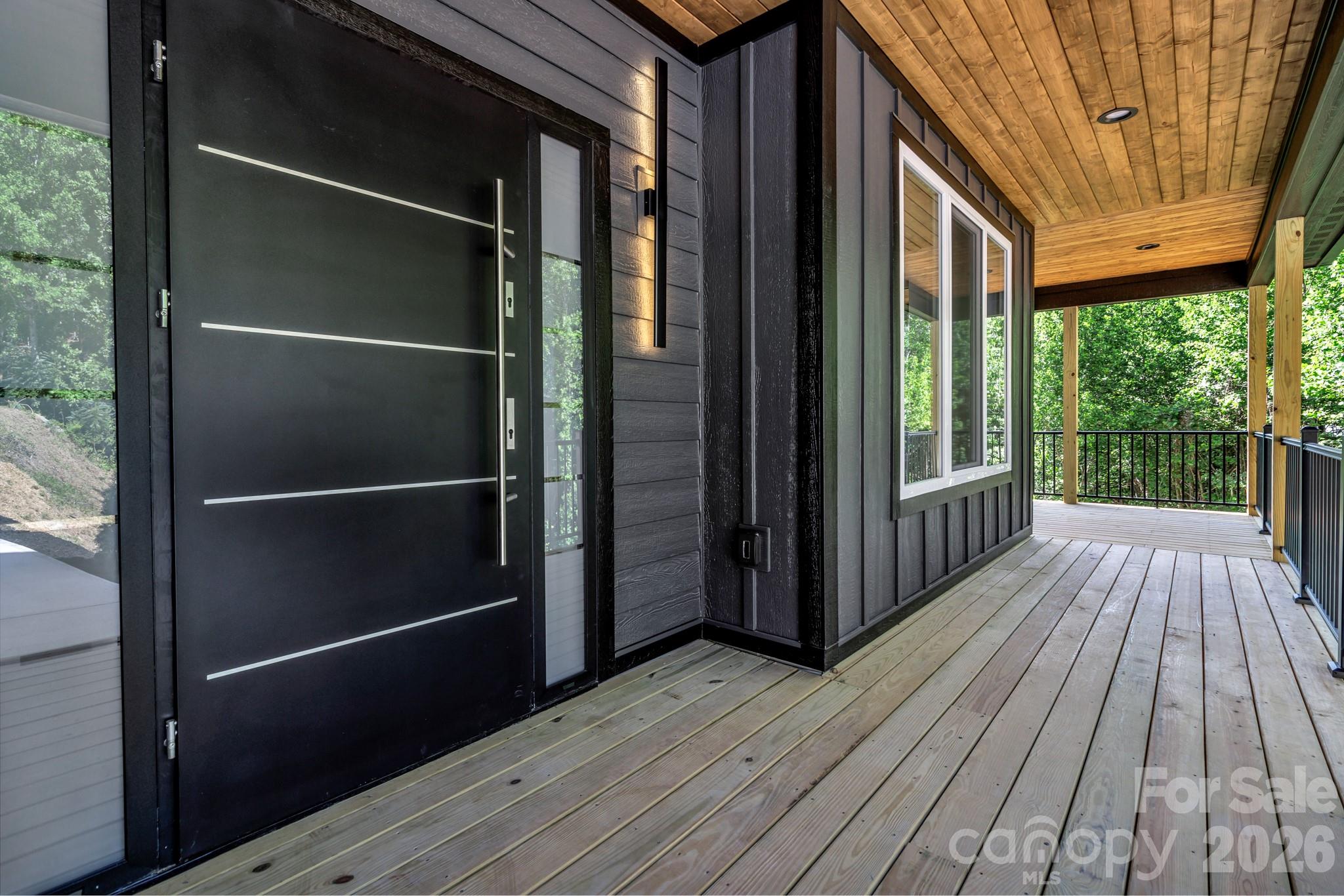 221 Coopers Drive — Hendersonville
