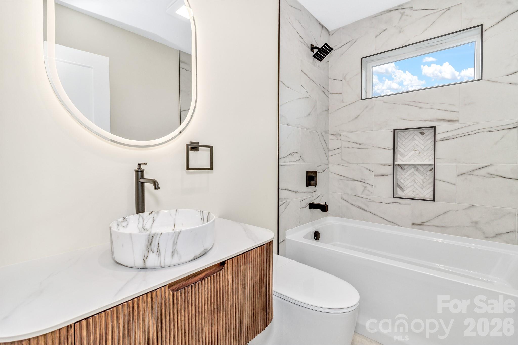 221 Coopers Drive — Hendersonville