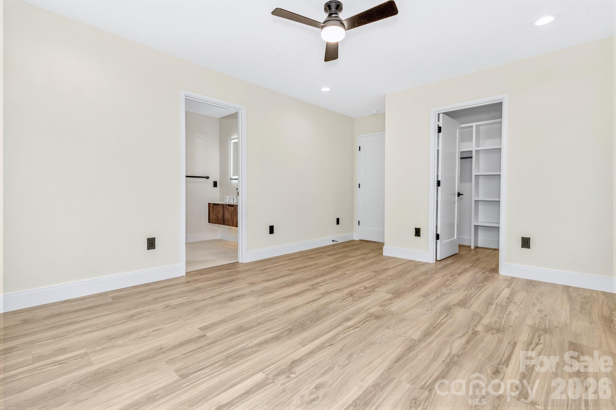 221 Coopers Drive — Hendersonville