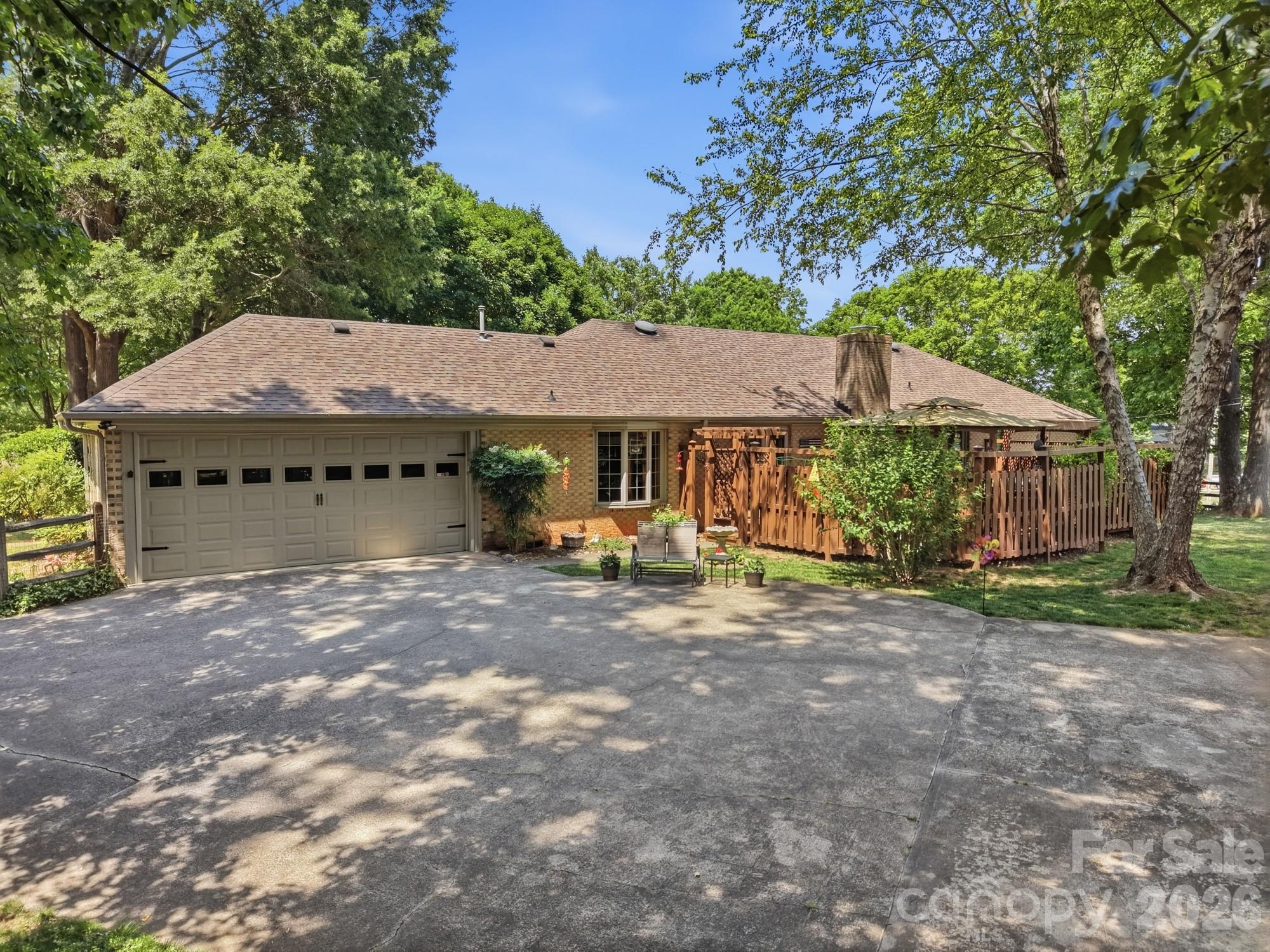 5705 Foxcrest Drive — Mint Hill