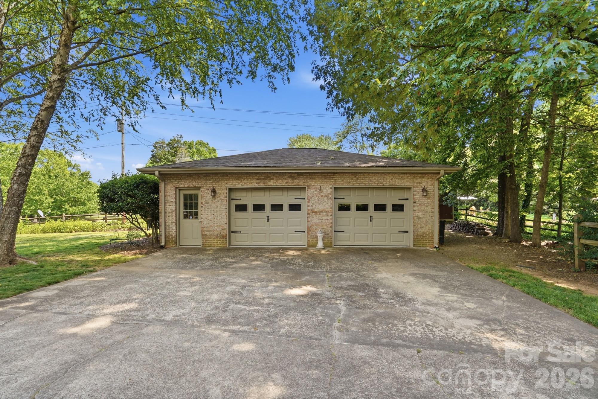 5705 Foxcrest Drive — Mint Hill
