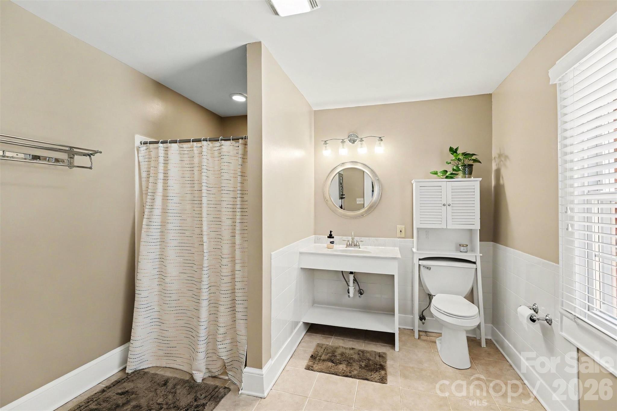 2068 Statesville Highway — Mooresville
