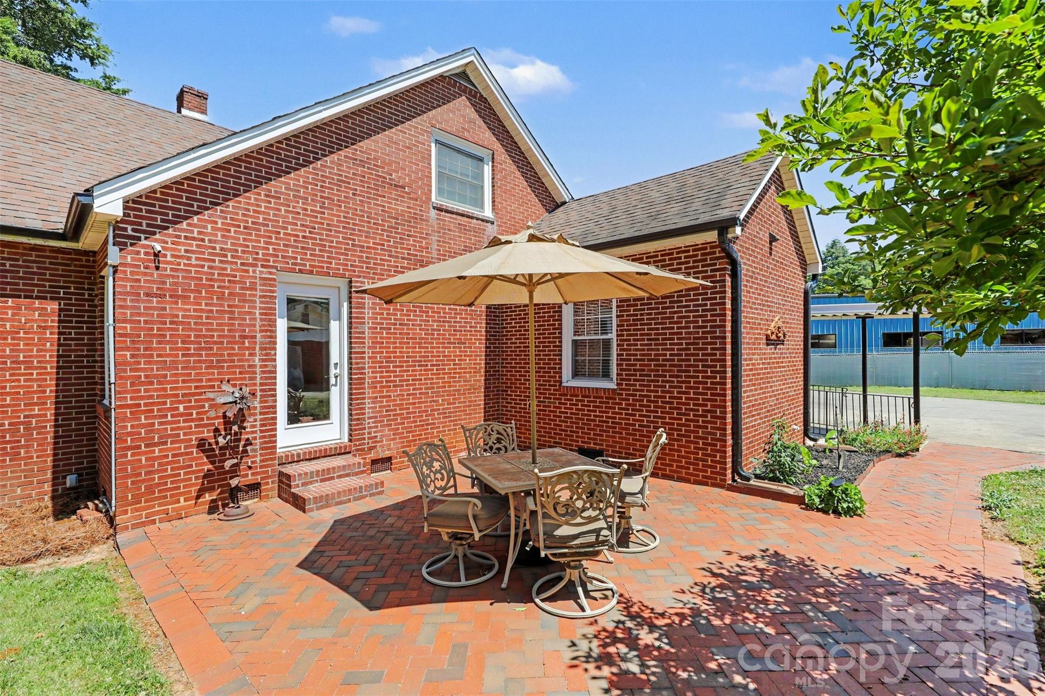 2068 Statesville Highway — Mooresville