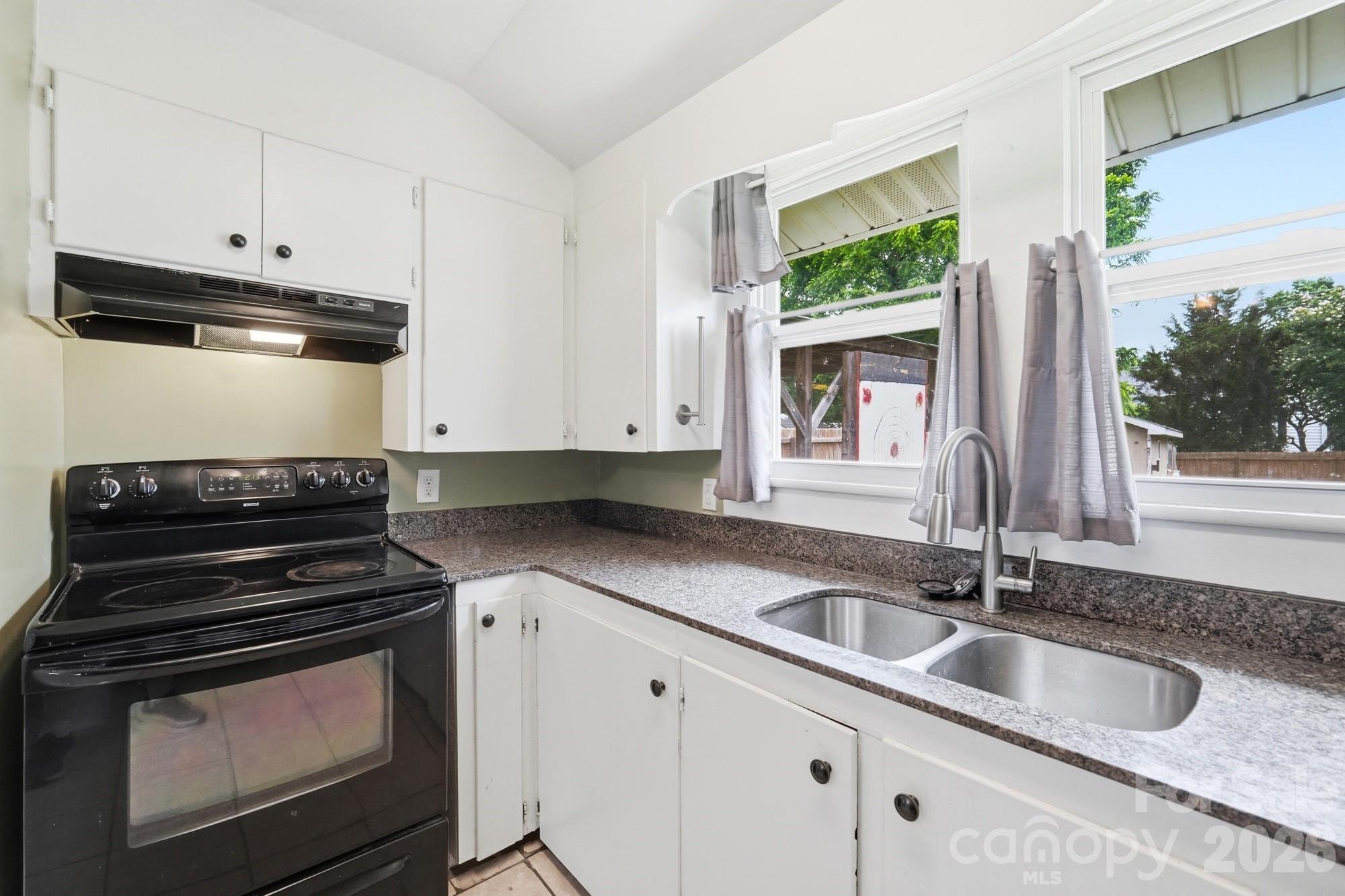 1002 N Ridge Avenue — Kannapolis