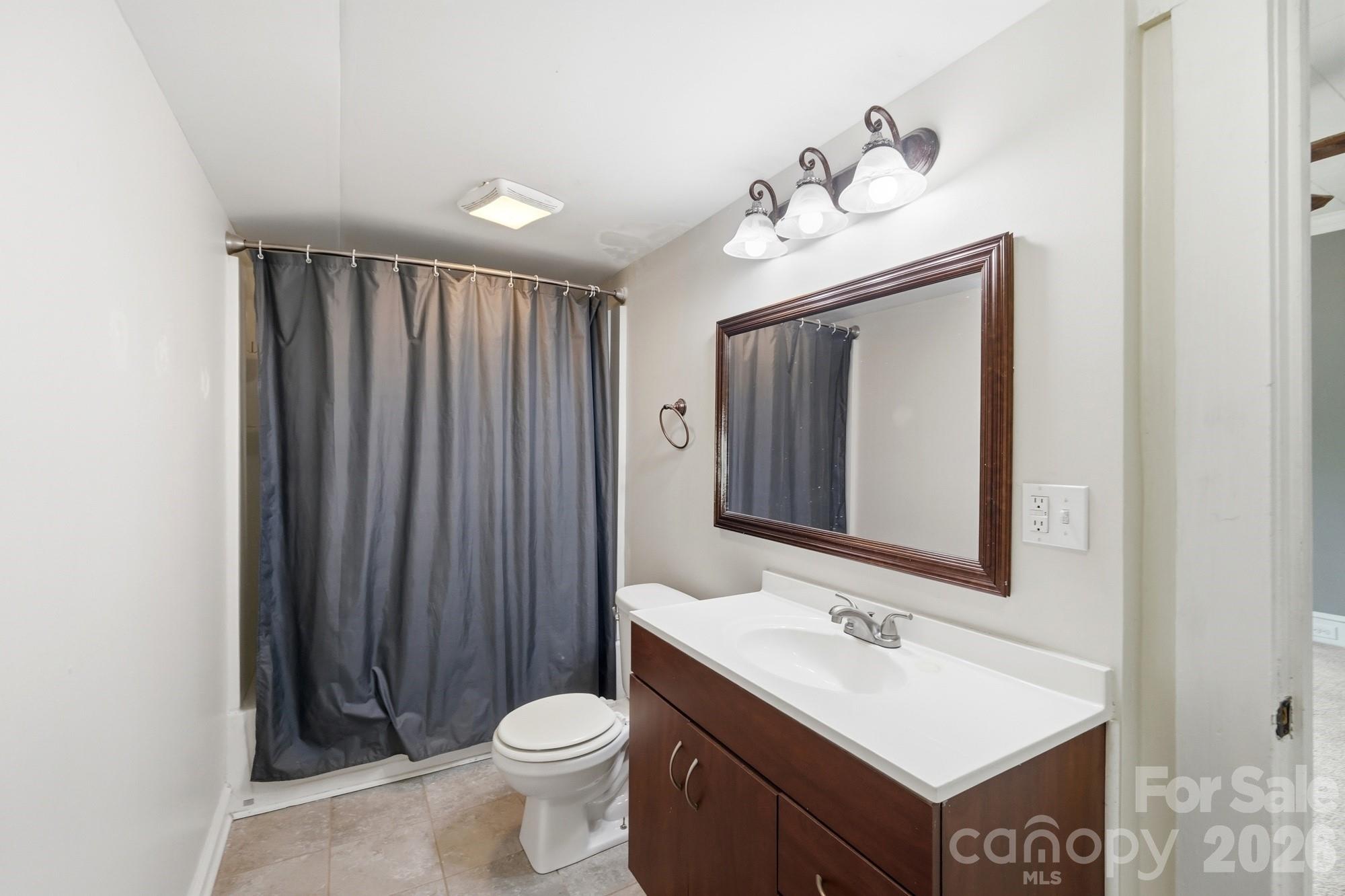 1002 N Ridge Avenue — Kannapolis