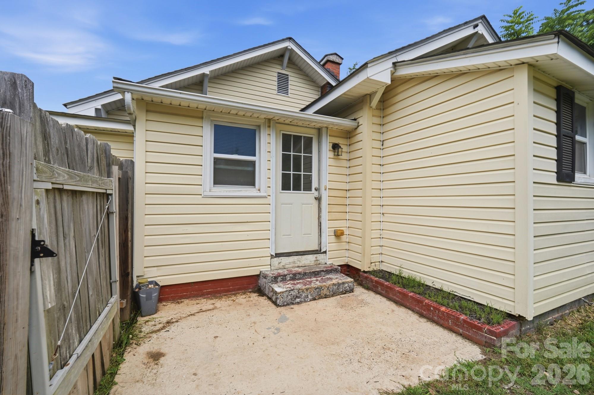 1002 N Ridge Avenue — Kannapolis