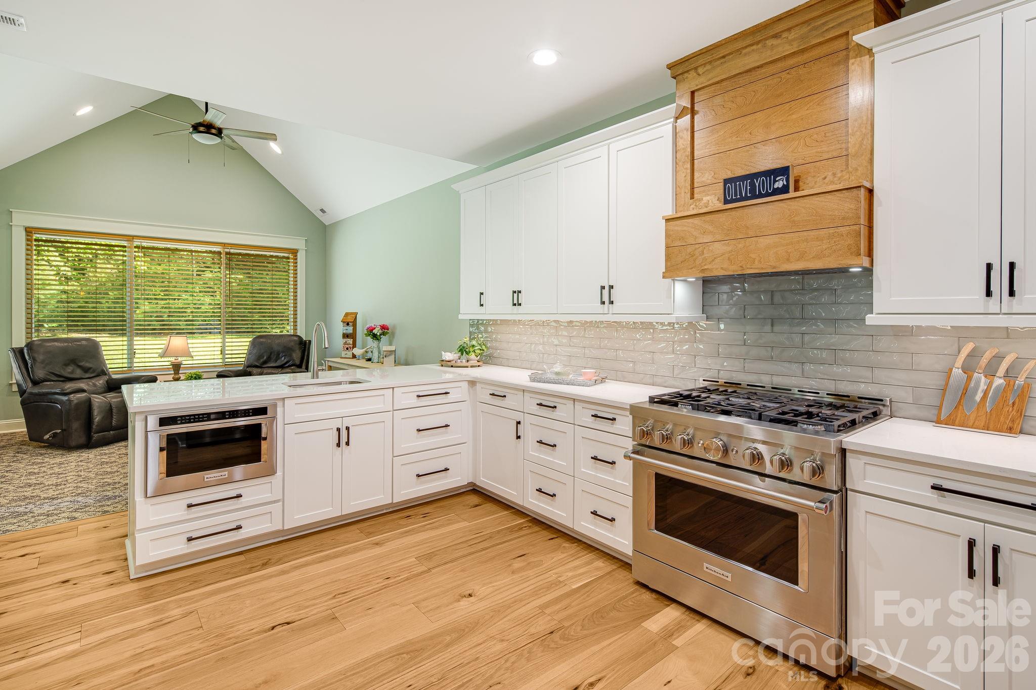 30 Shipman Parkway — Flat Rock