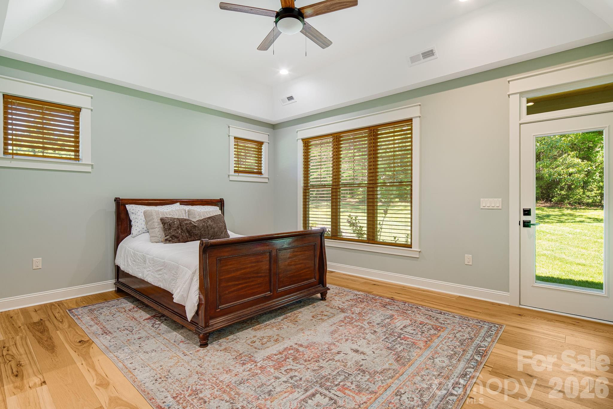 30 Shipman Parkway — Flat Rock