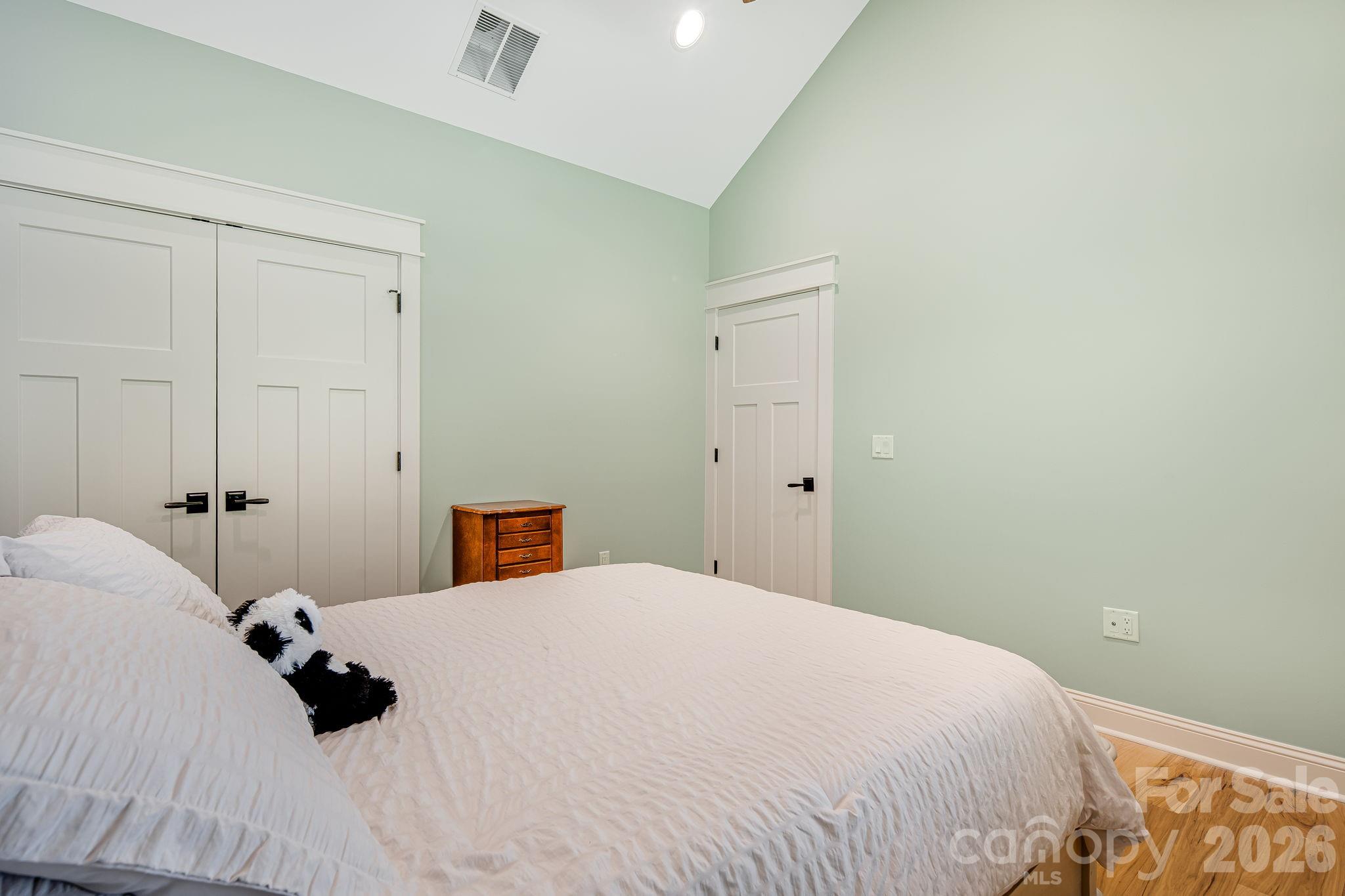 30 Shipman Parkway — Flat Rock