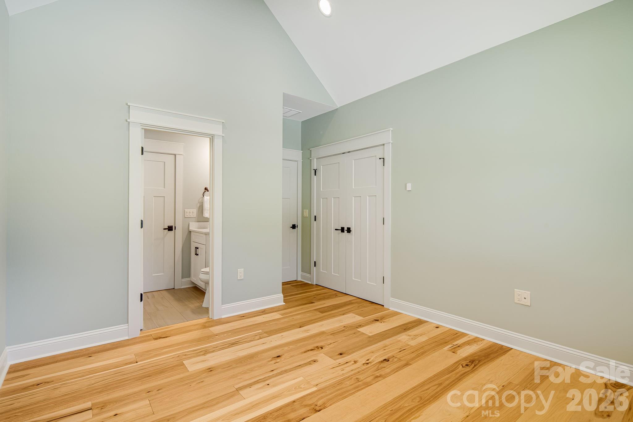 30 Shipman Parkway — Flat Rock