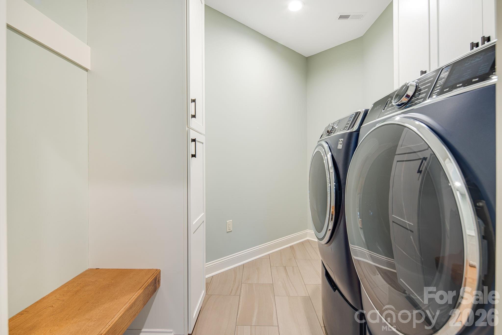 30 Shipman Parkway — Flat Rock