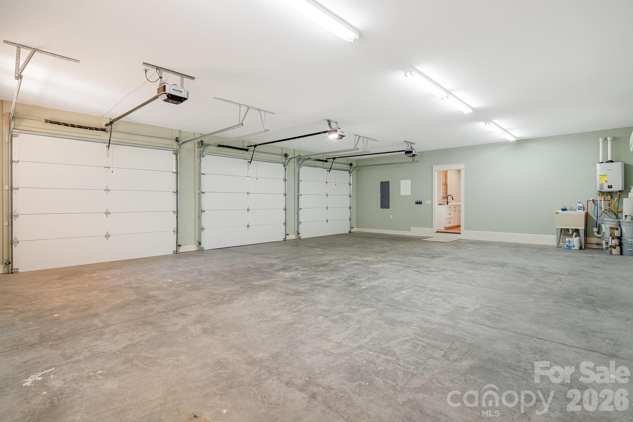 30 Shipman Parkway — Flat Rock