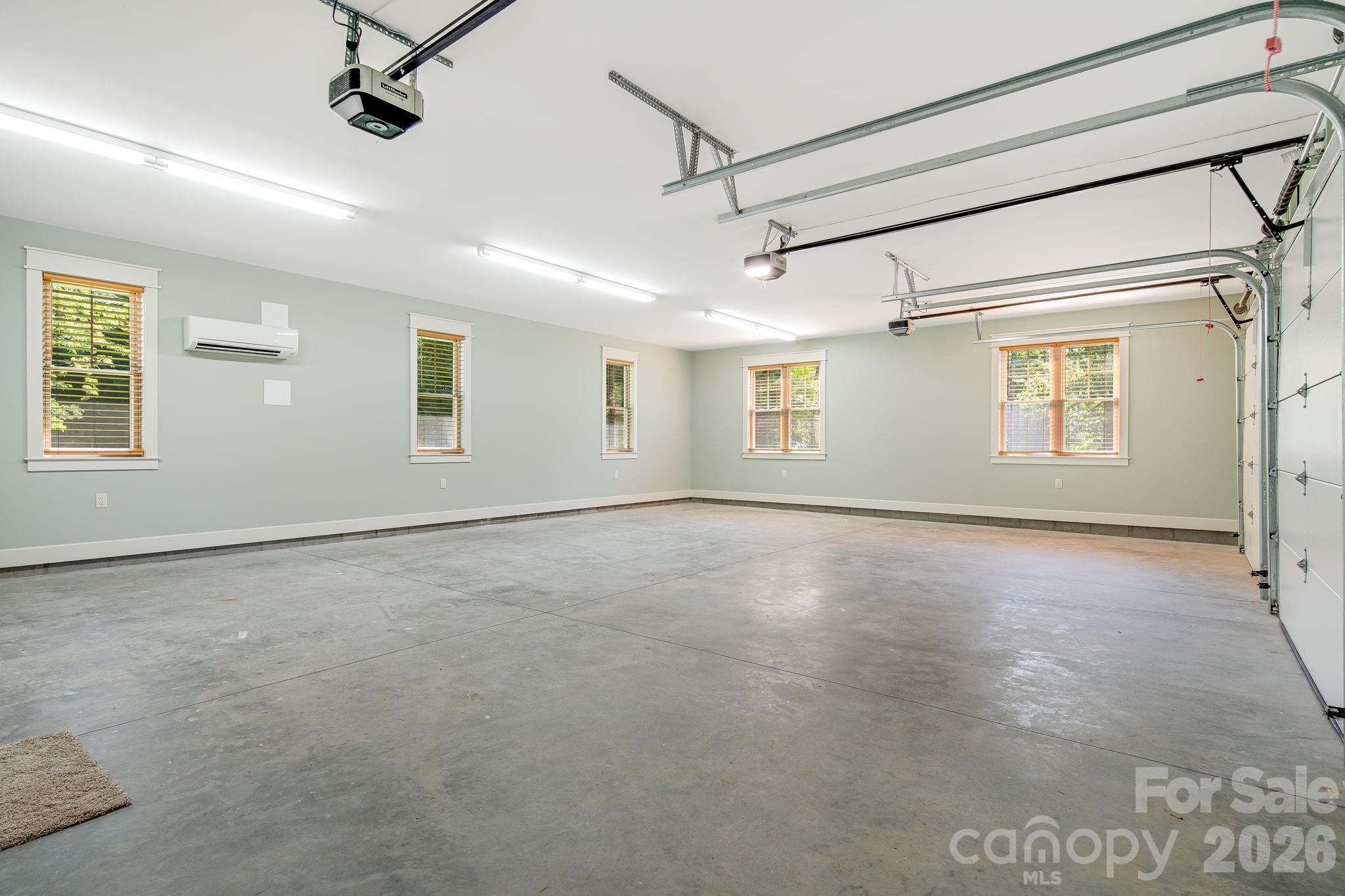 30 Shipman Parkway — Flat Rock