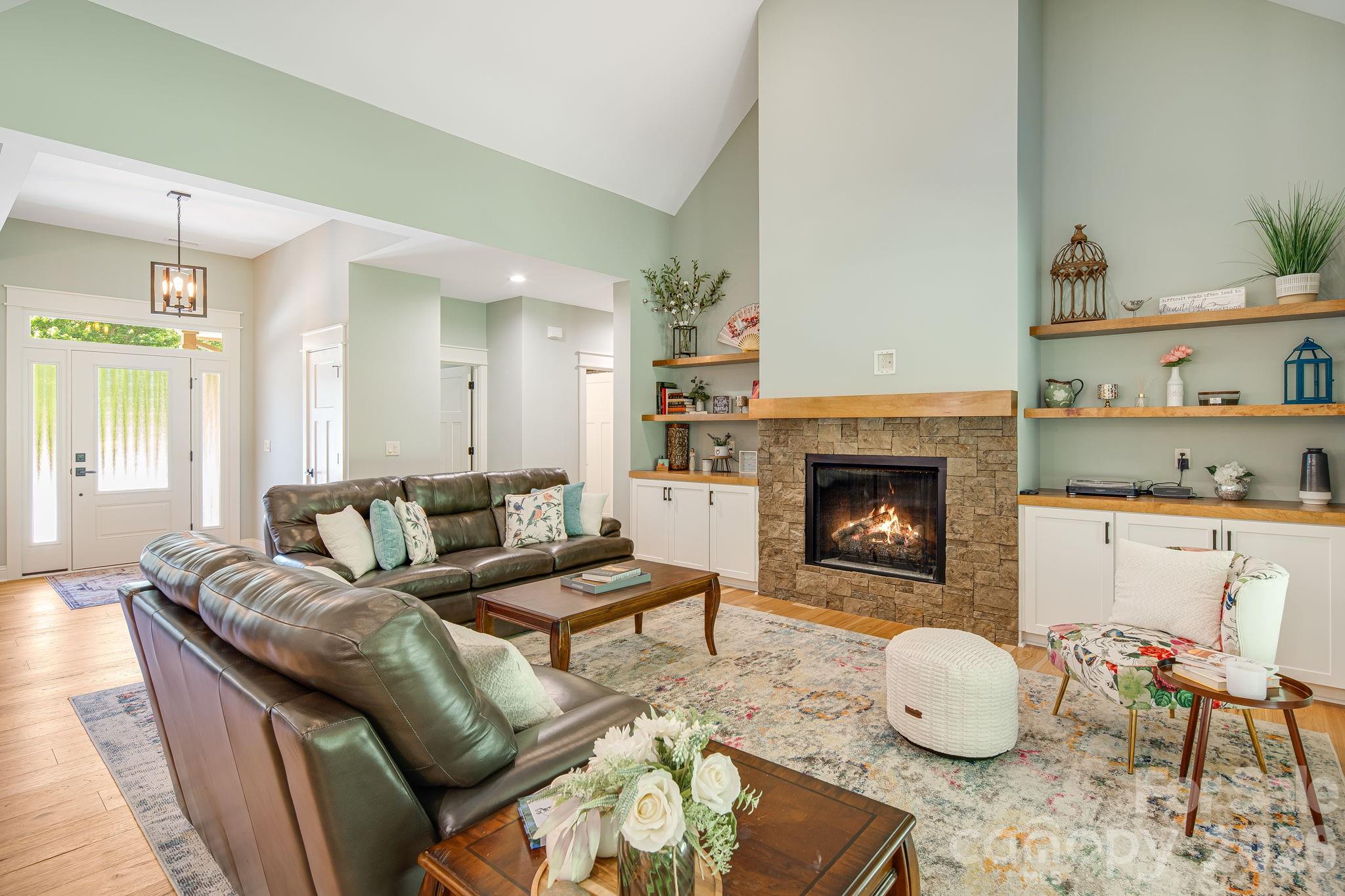 30 Shipman Parkway — Flat Rock