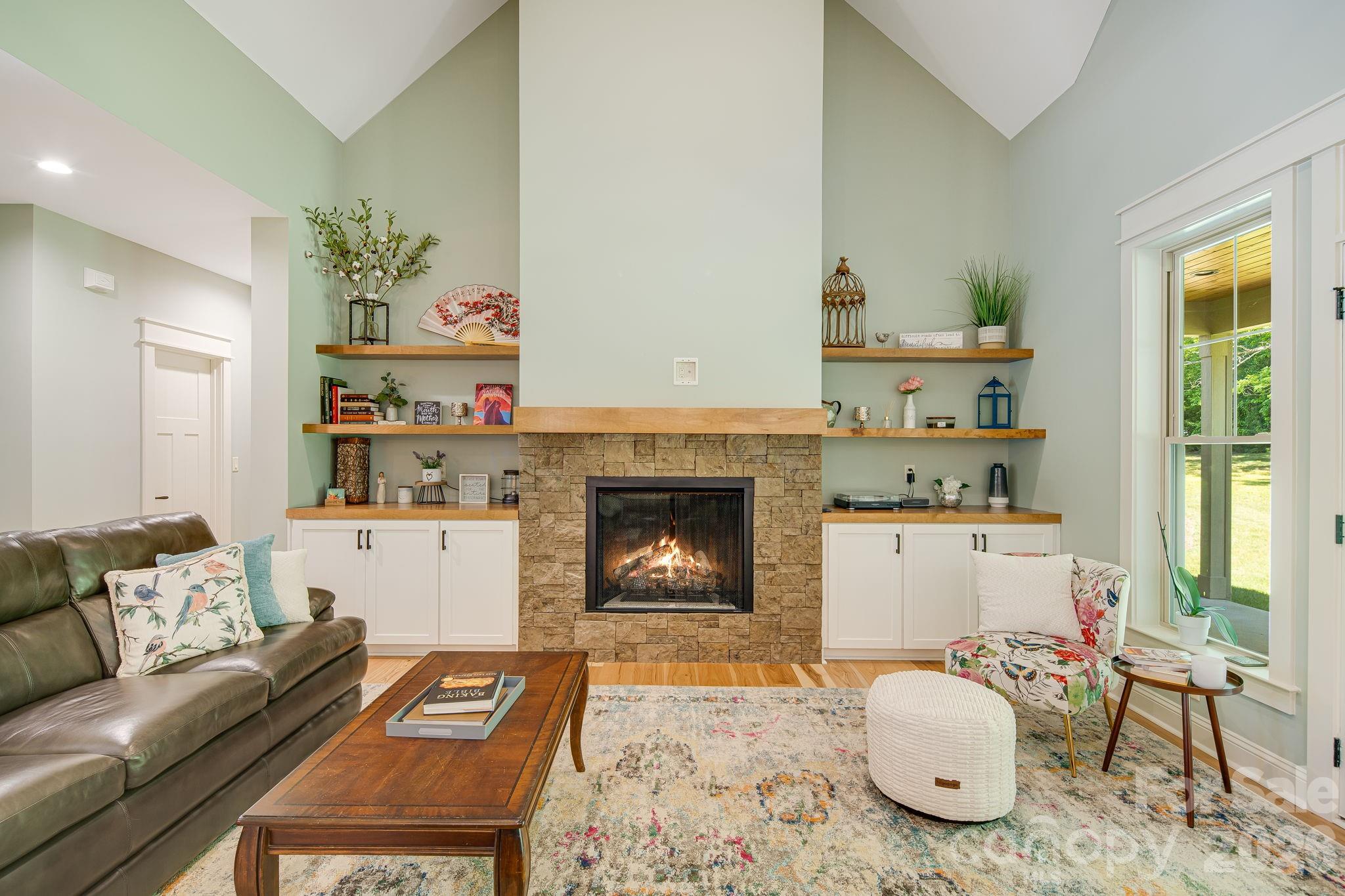 30 Shipman Parkway — Flat Rock